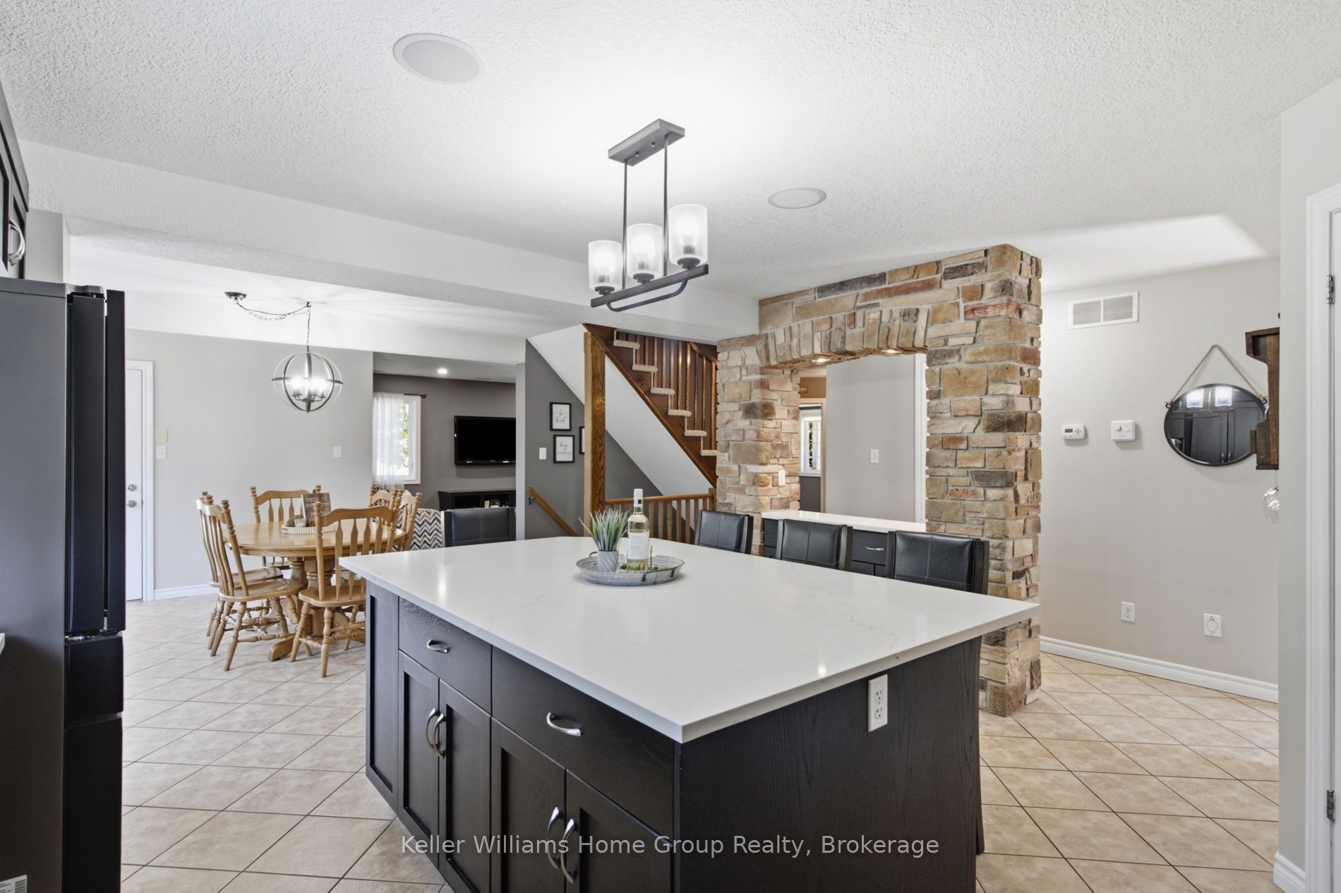 30 Inett Way Property Photo 9