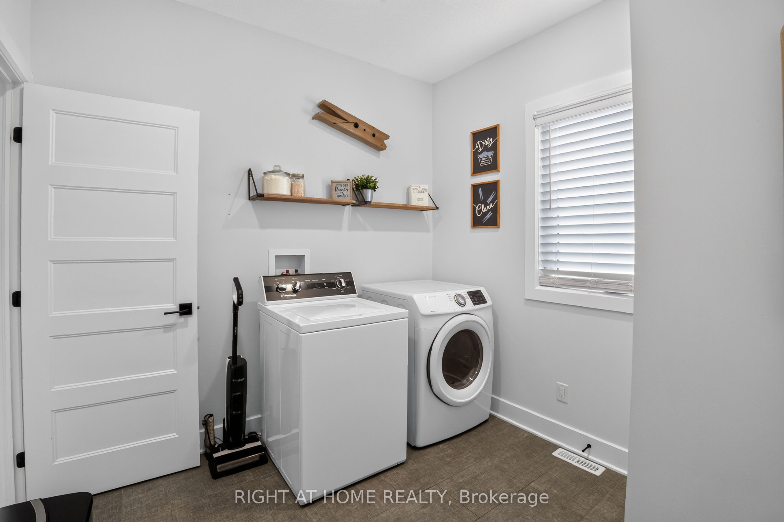 57 Talbot Grove Lane Property Photo 28