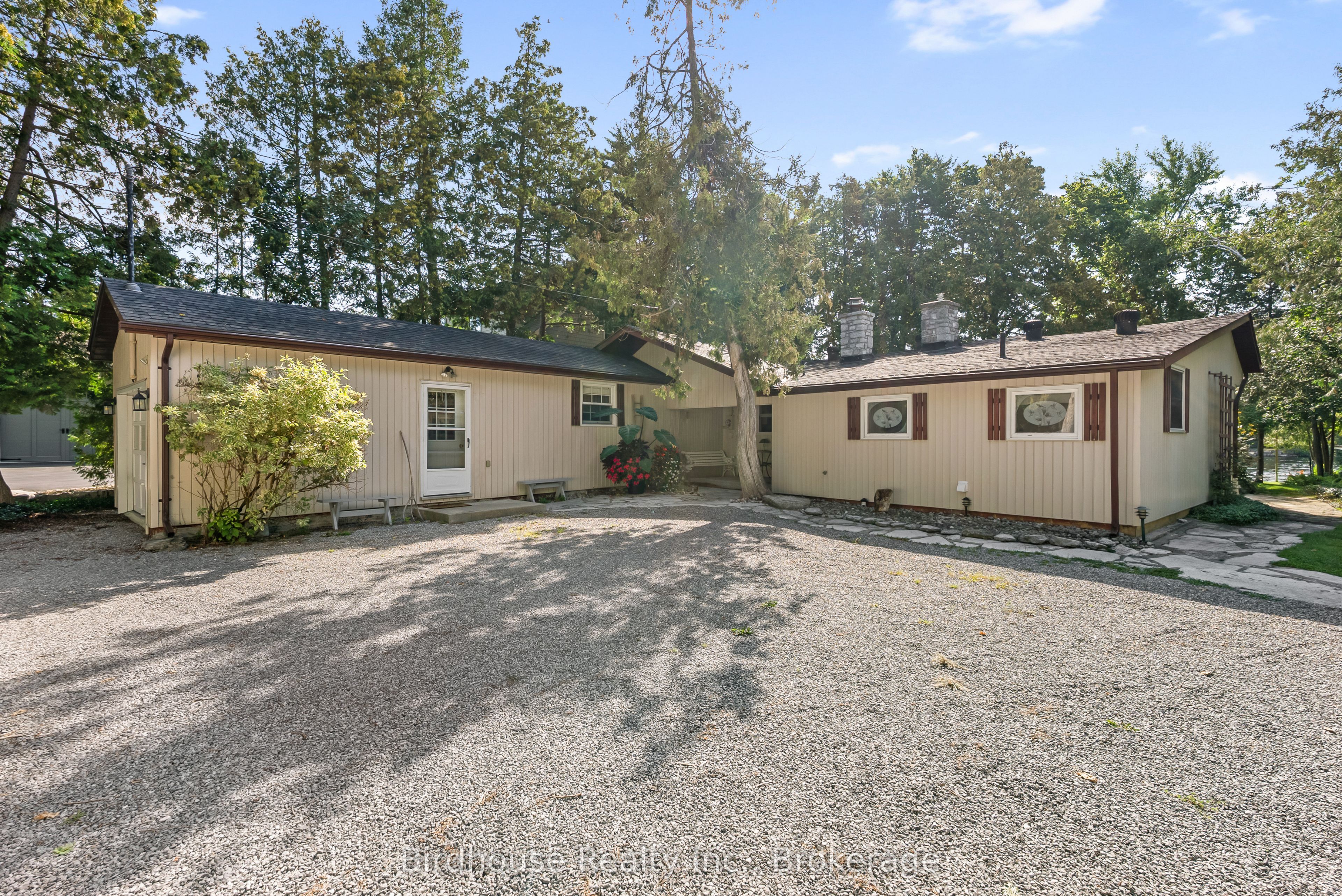 99 Riverside Drive Property Photo 5