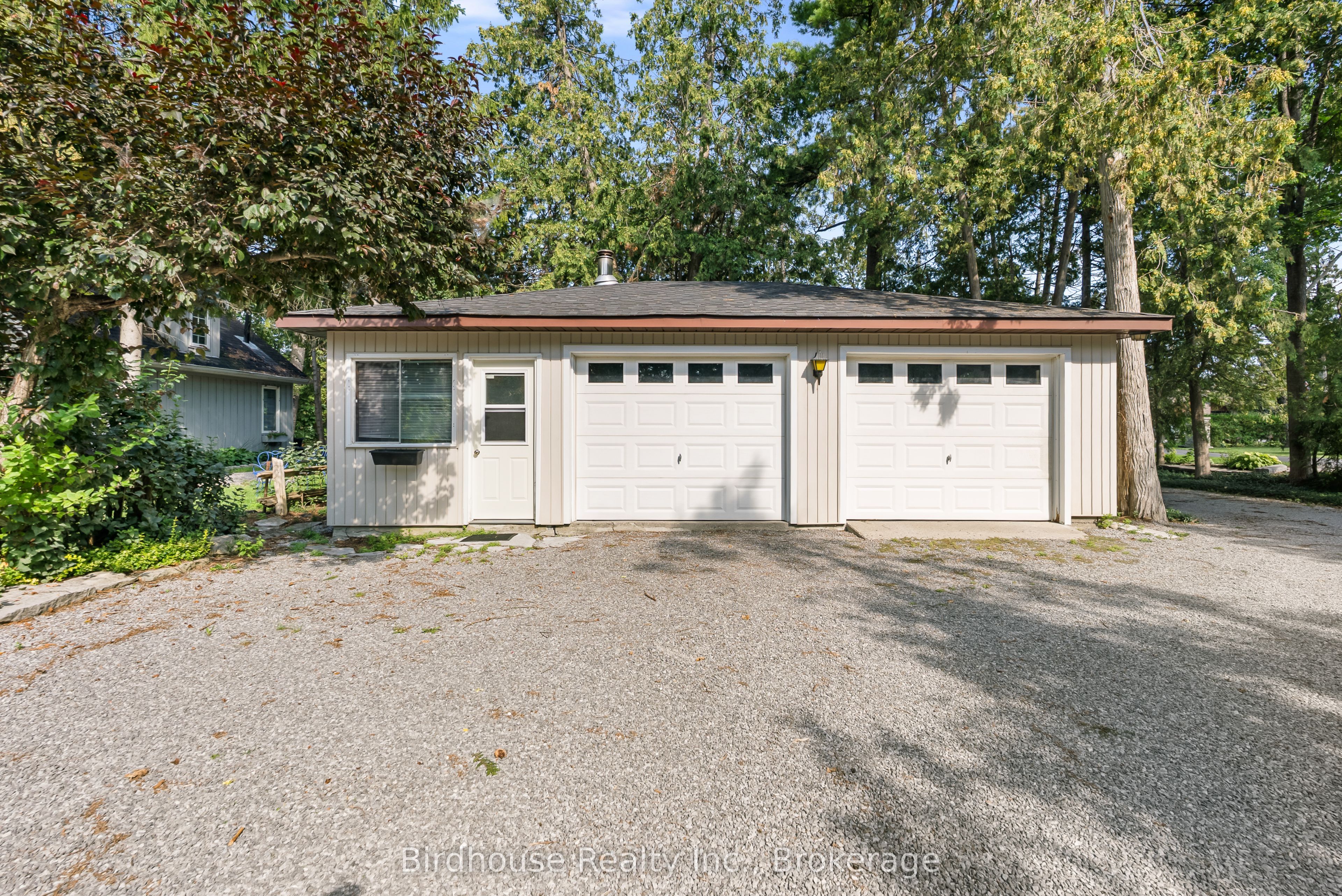 99 Riverside Drive Property Photo 7