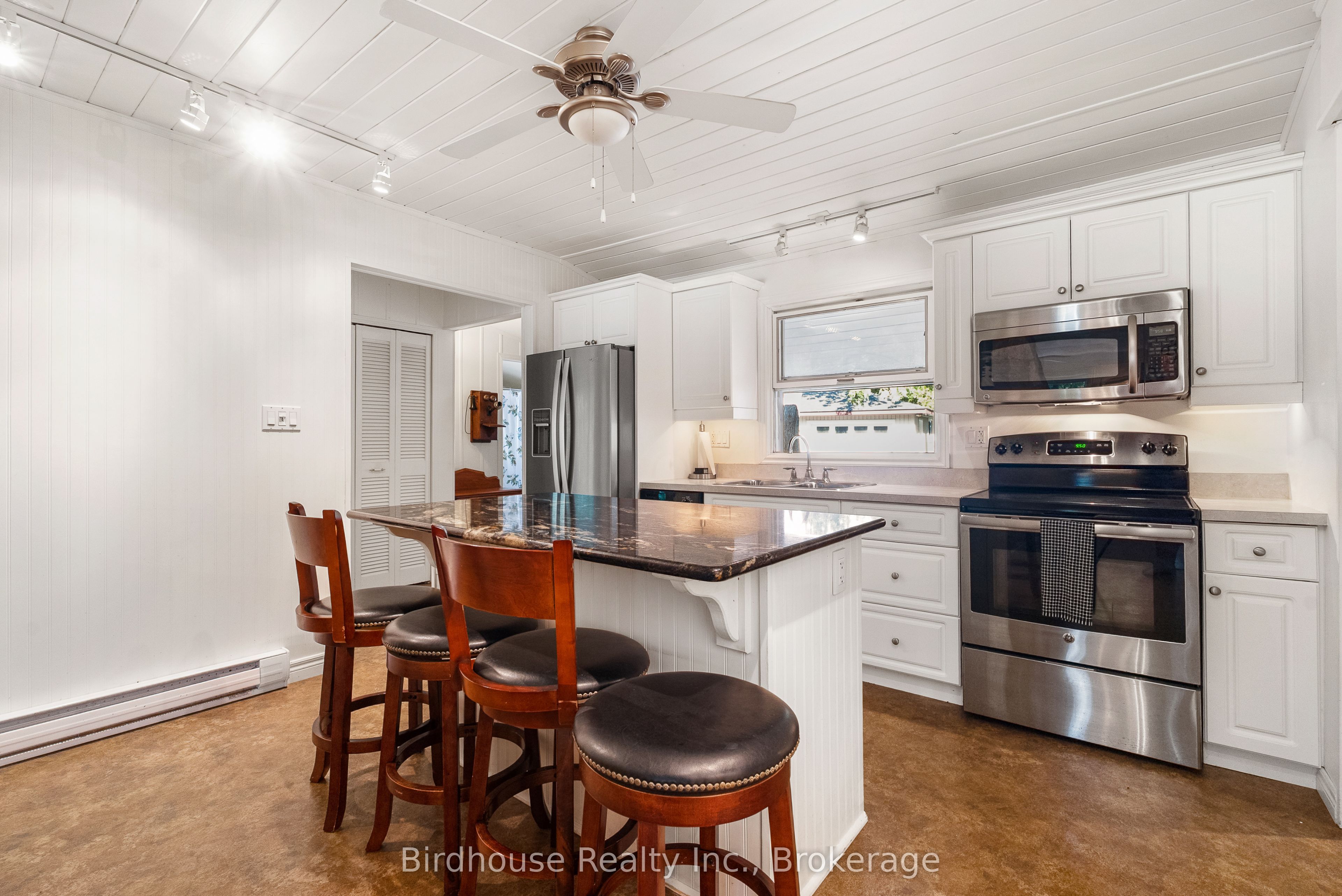 99 Riverside Drive Property Photo 22