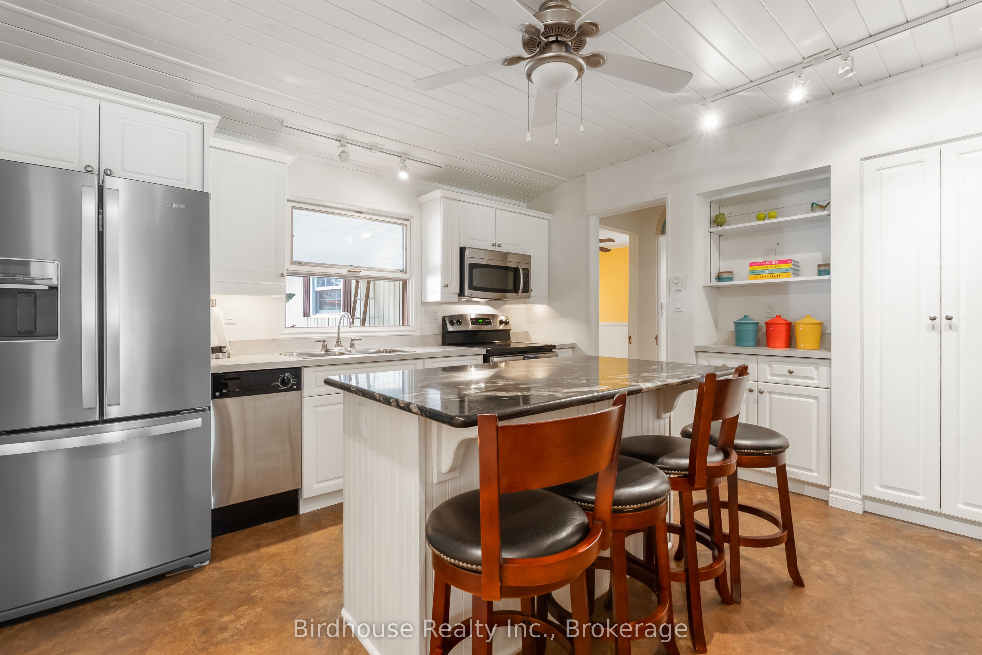 99 Riverside Drive Property Photo 23