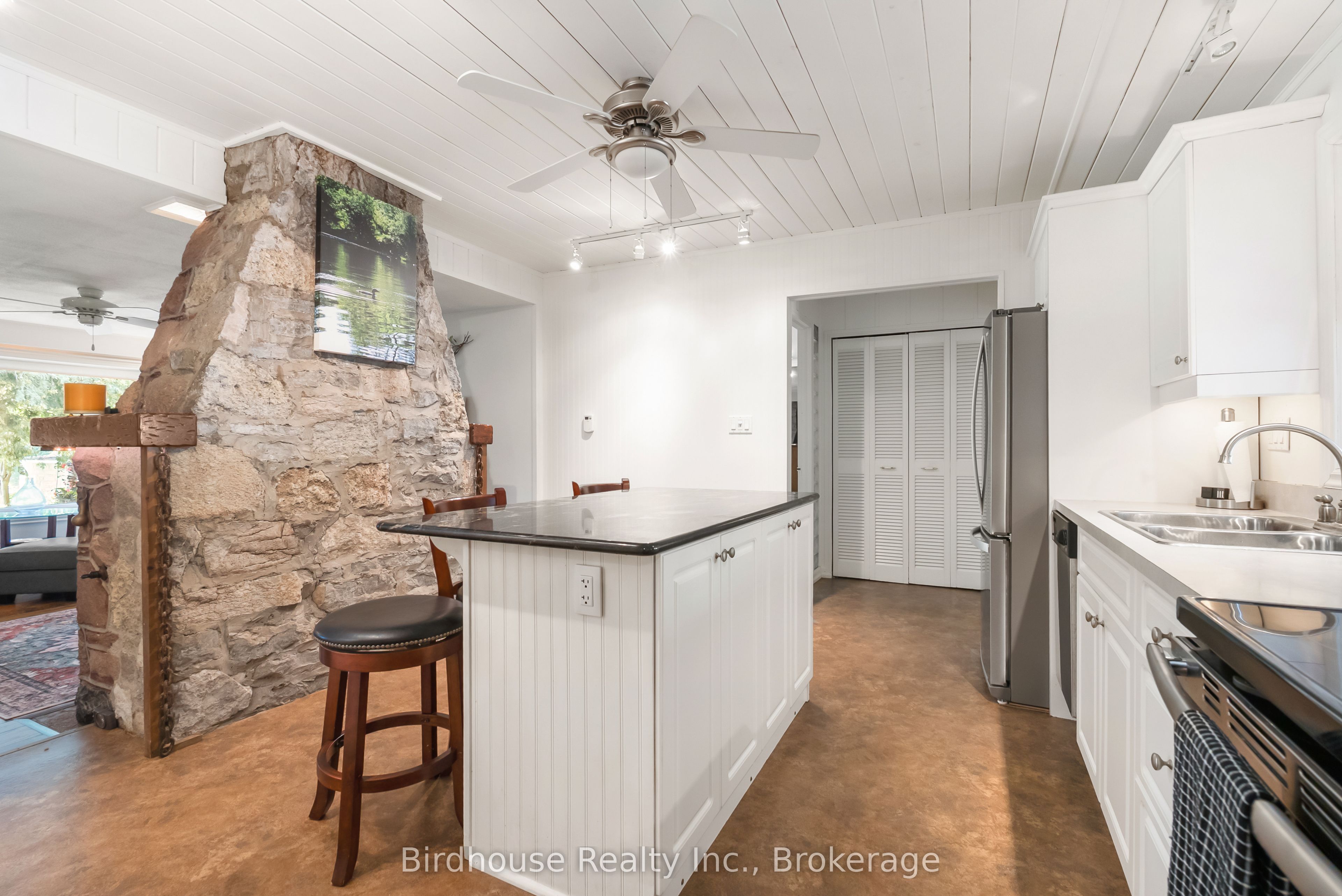 99 Riverside Drive Property Photo 25
