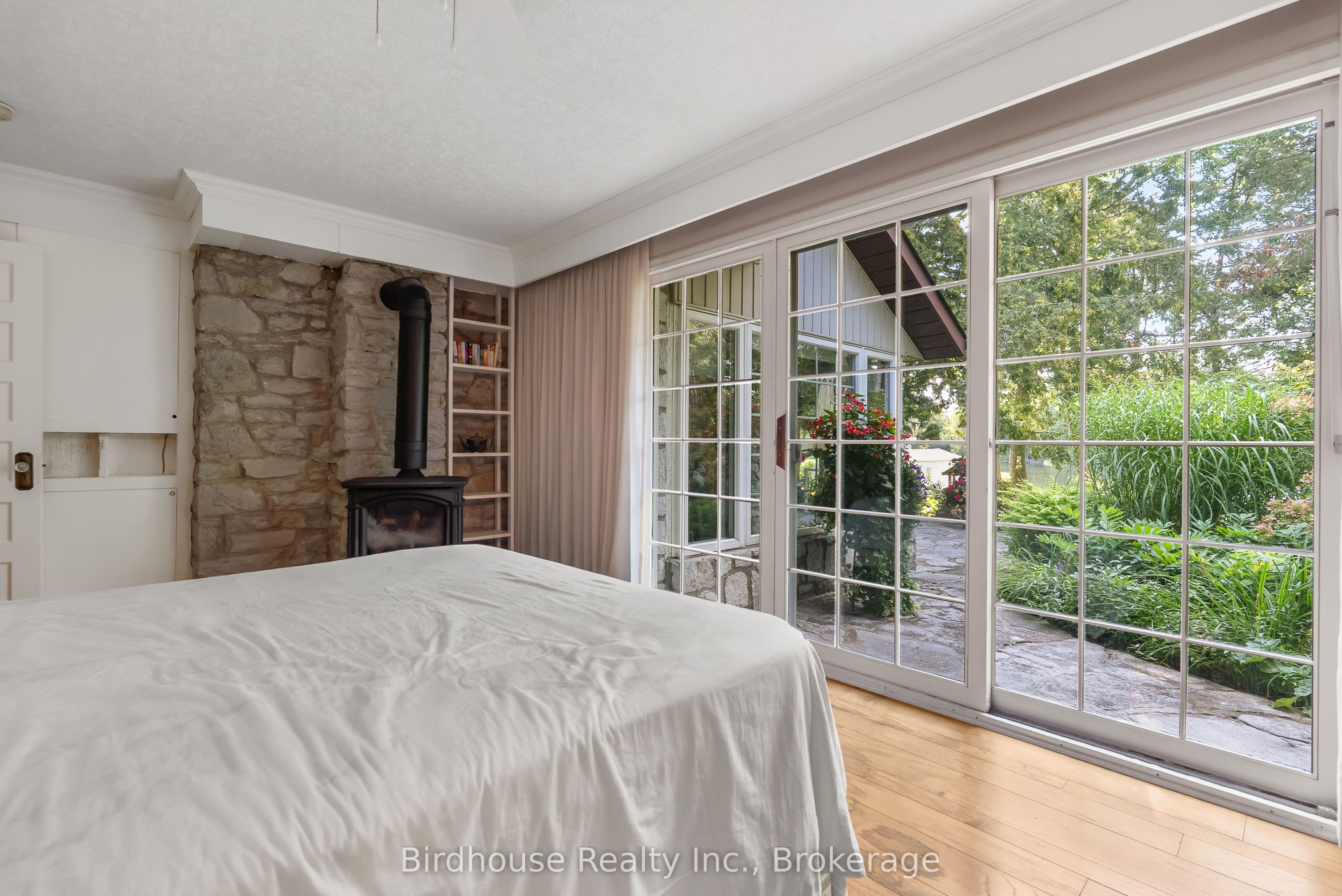 99 Riverside Drive Property Photo 28