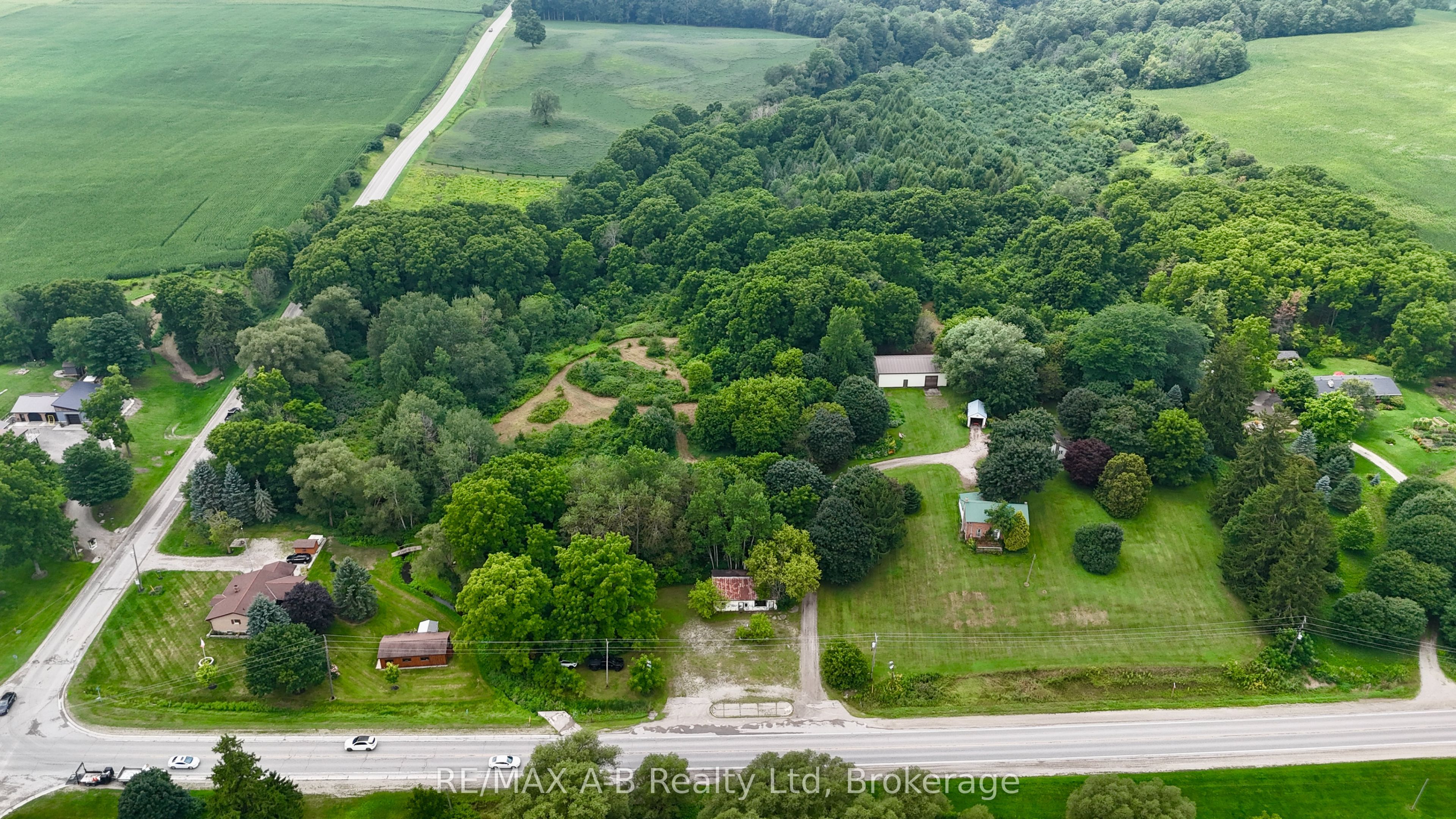 376553 Line 37 Property Photo 1