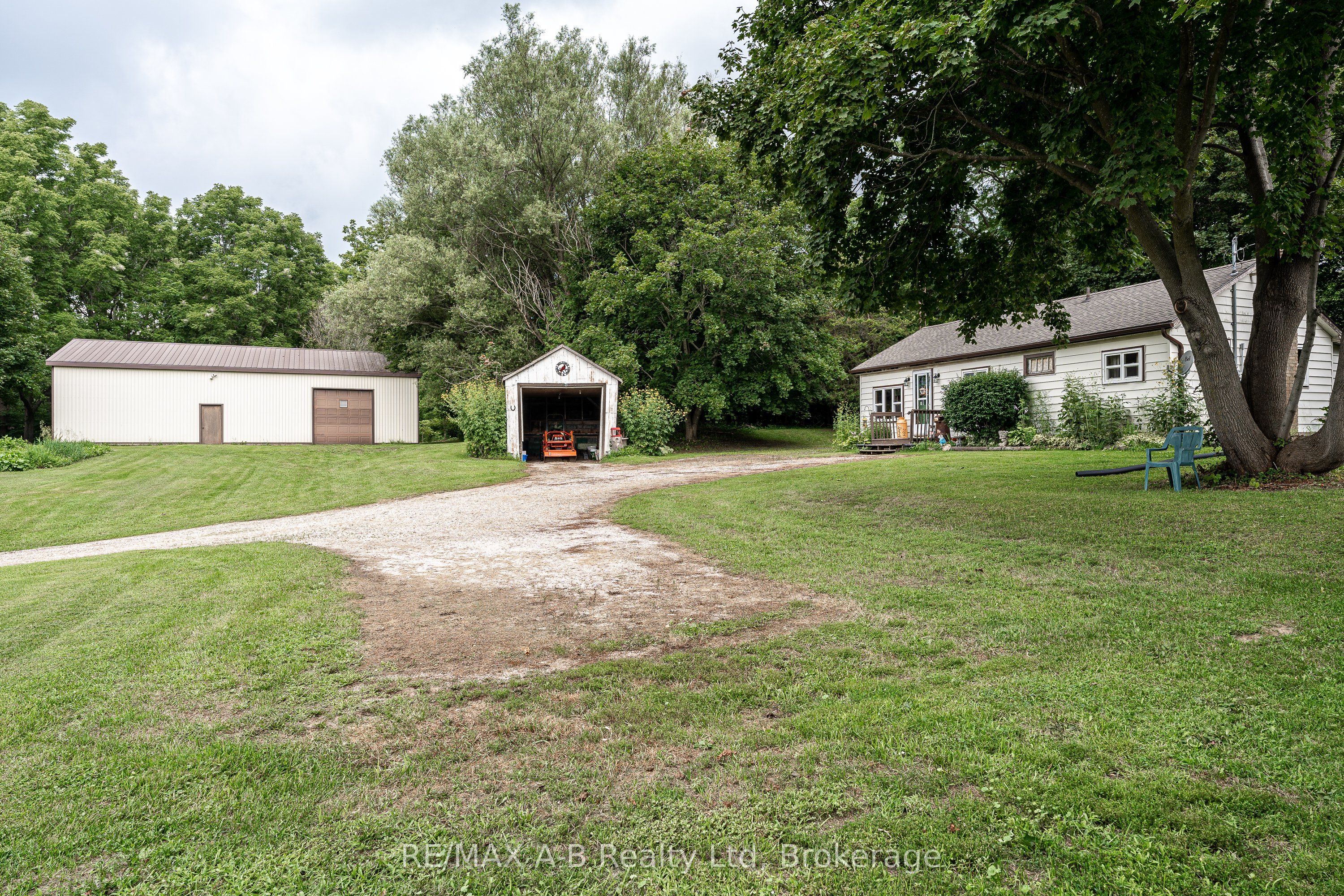 376553 Line 37 Property Photo 4