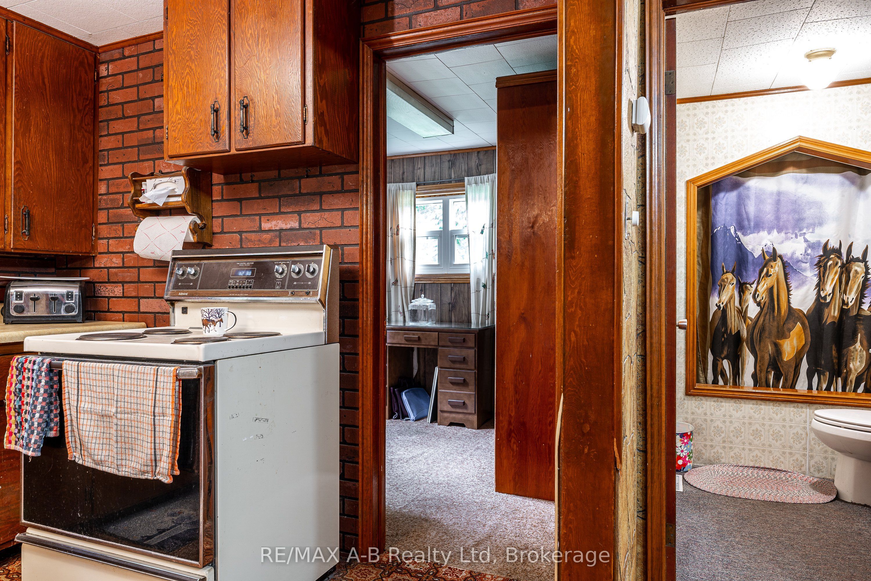 376553 Line 37 Property Photo 12