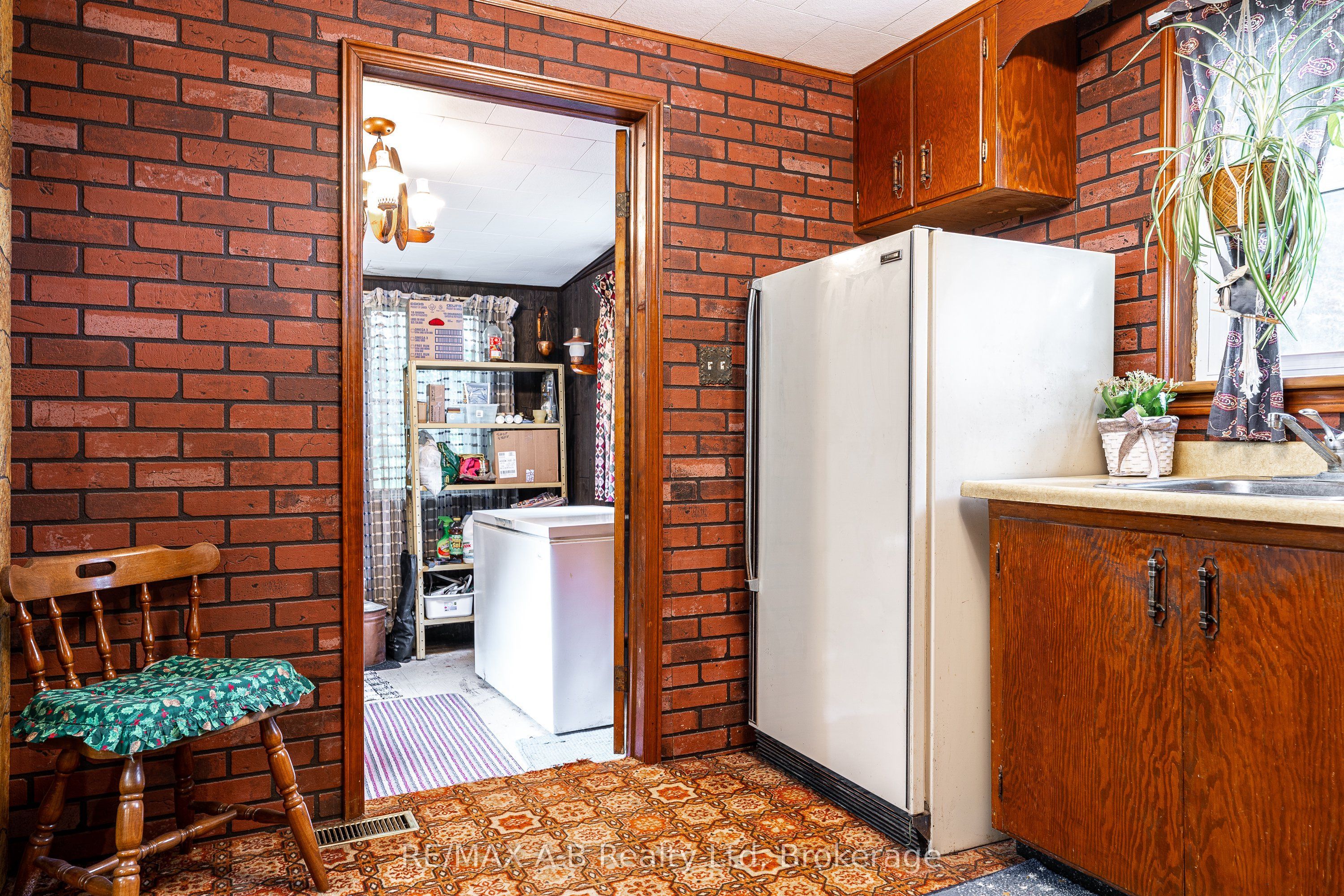 376553 Line 37 Property Photo 13