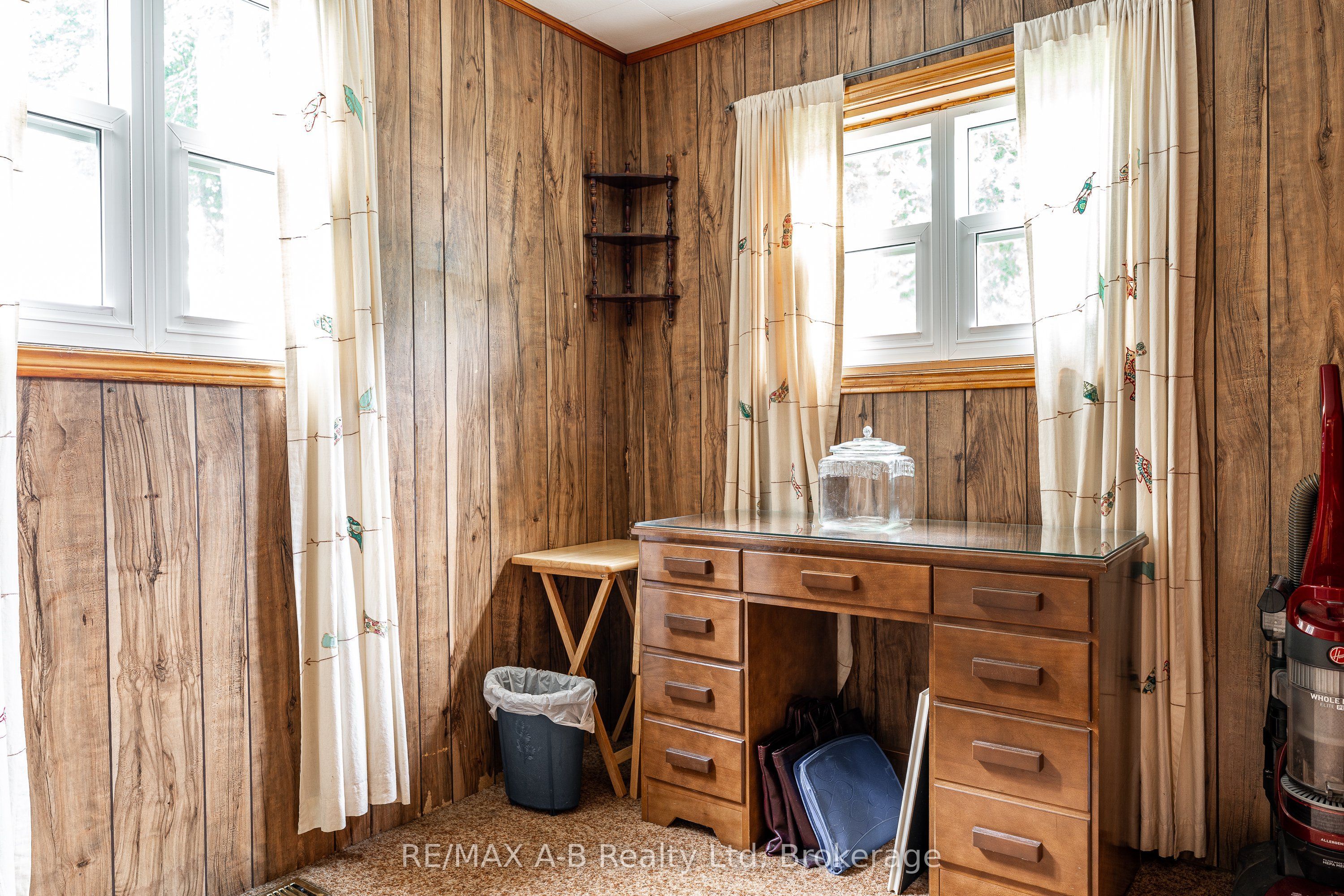 376553 Line 37 Property Photo 15