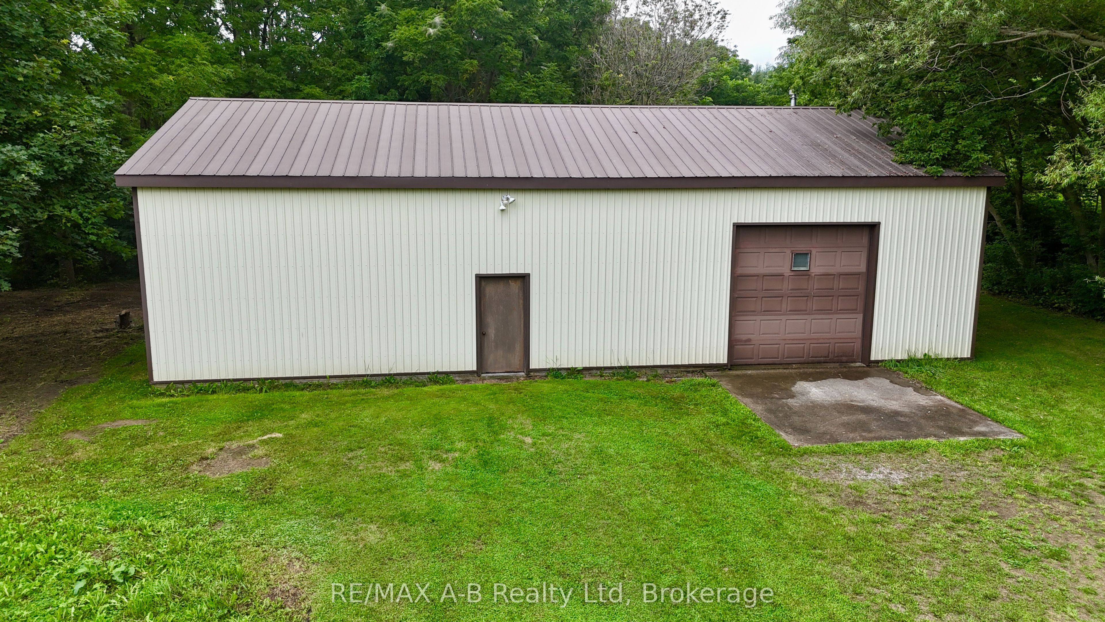 376553 Line 37 Property Photo 25