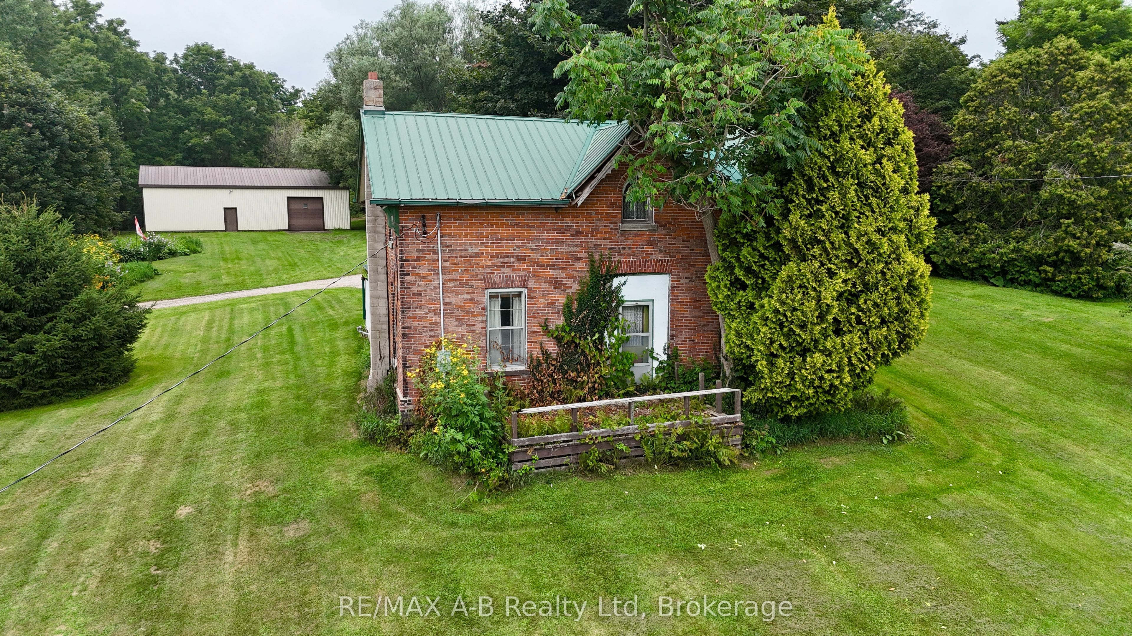 376553 Line 37 Property Photo 31