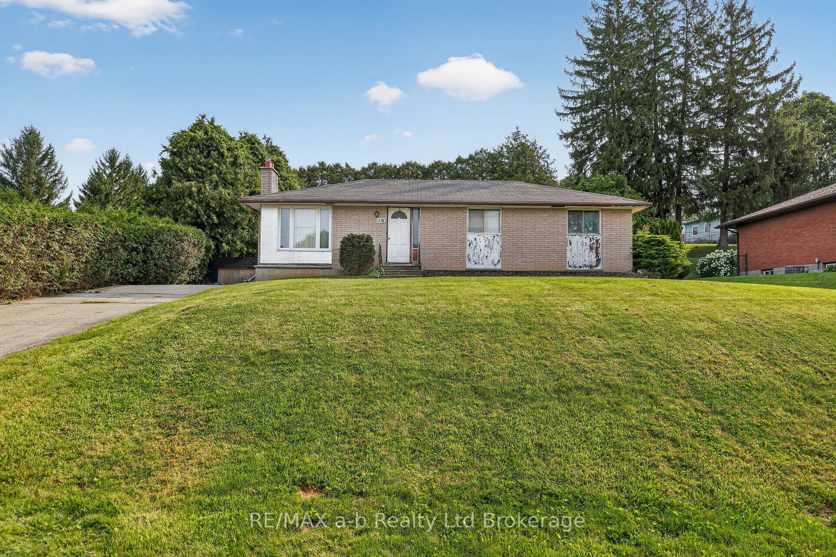 19 Spruce Road Property Photo 1