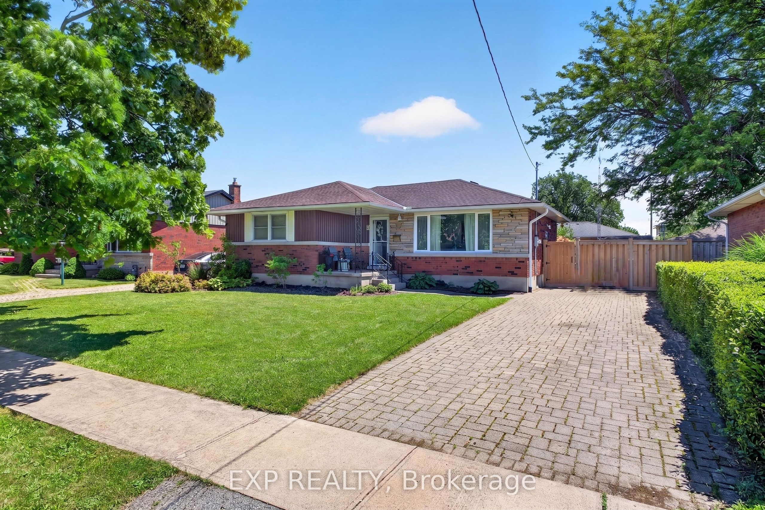 8 Dunraven Avenue Property Photo 1