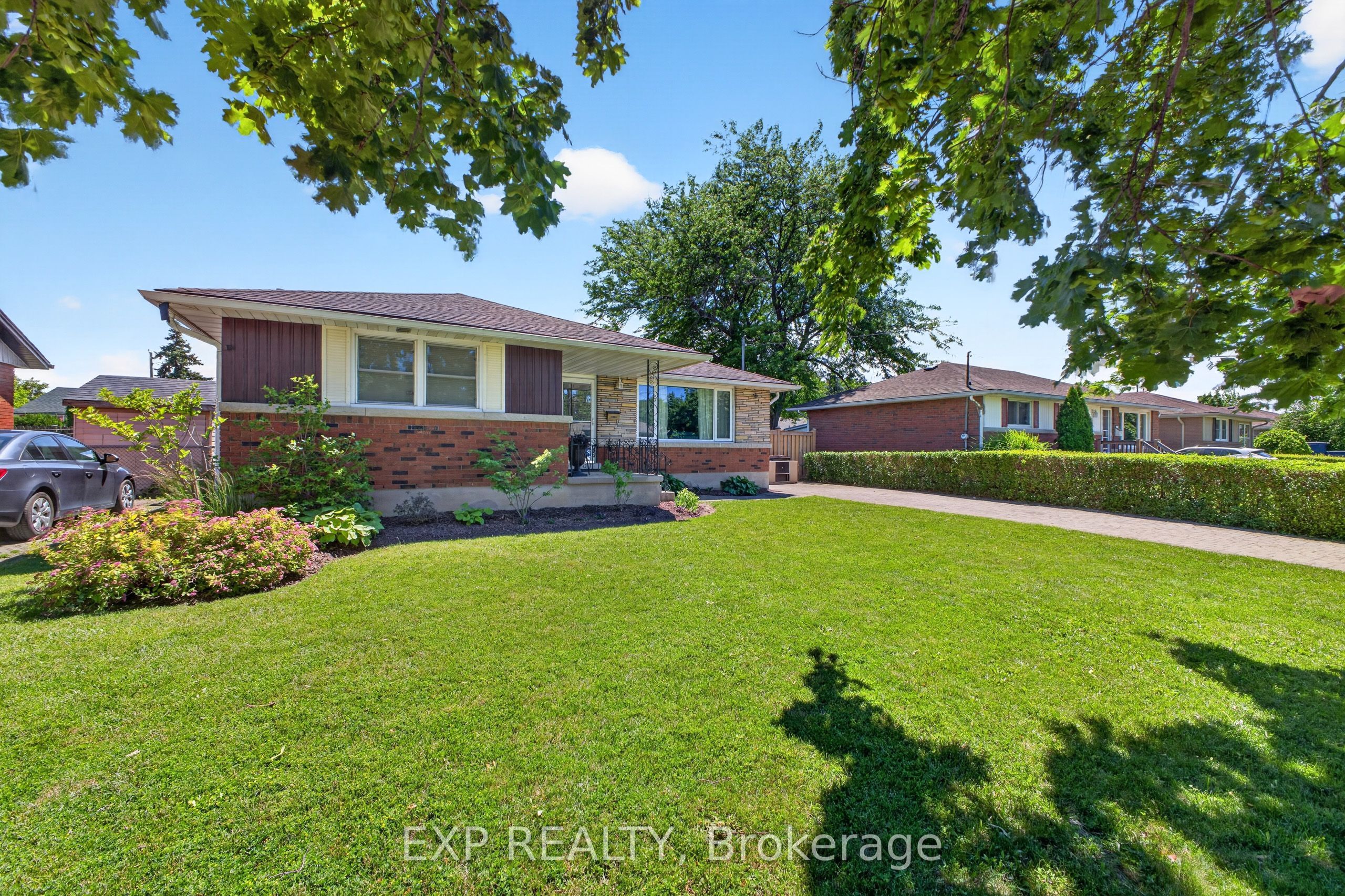 8 Dunraven Avenue Property Photo 3
