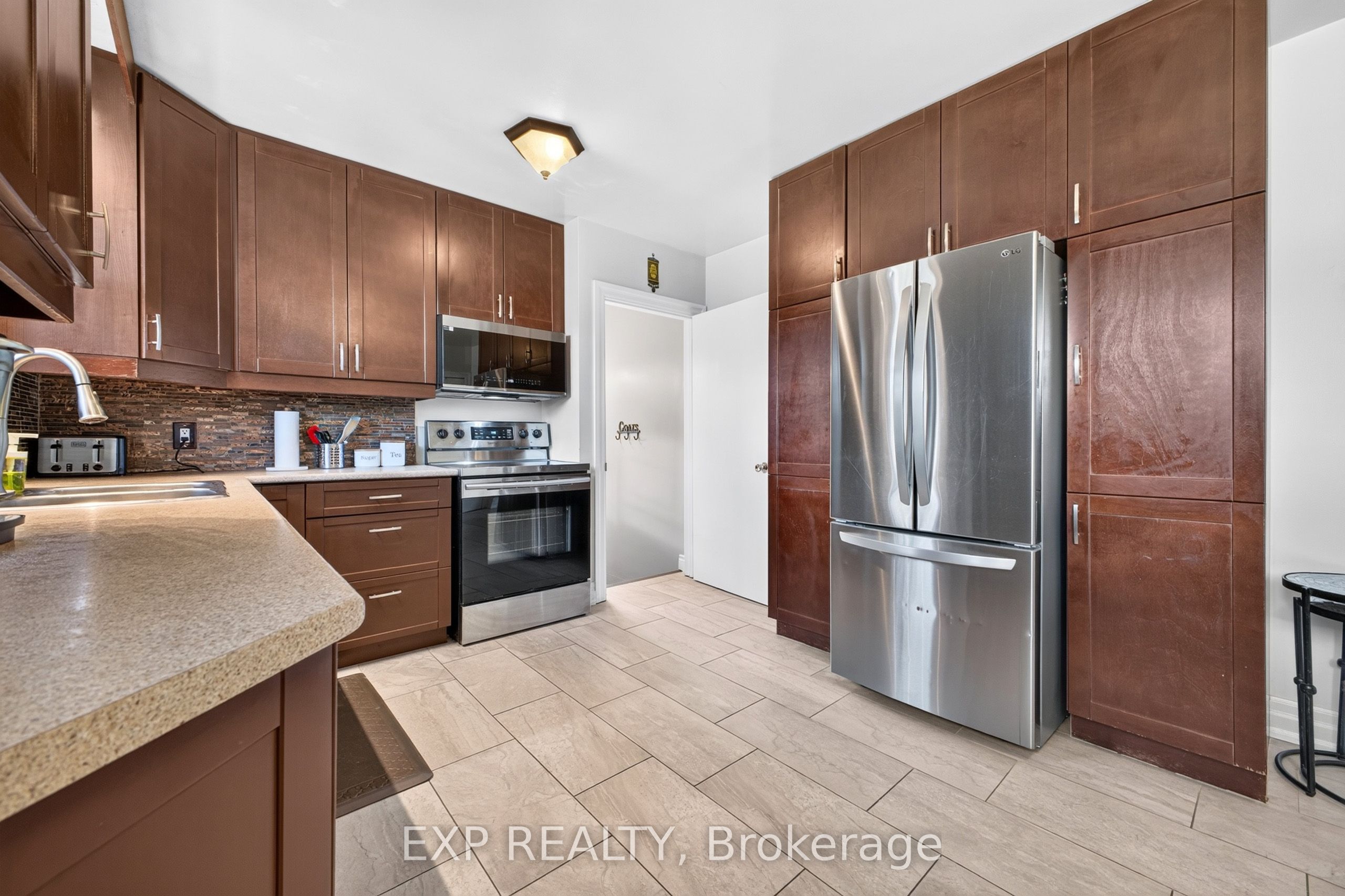 8 Dunraven Avenue Property Photo 16