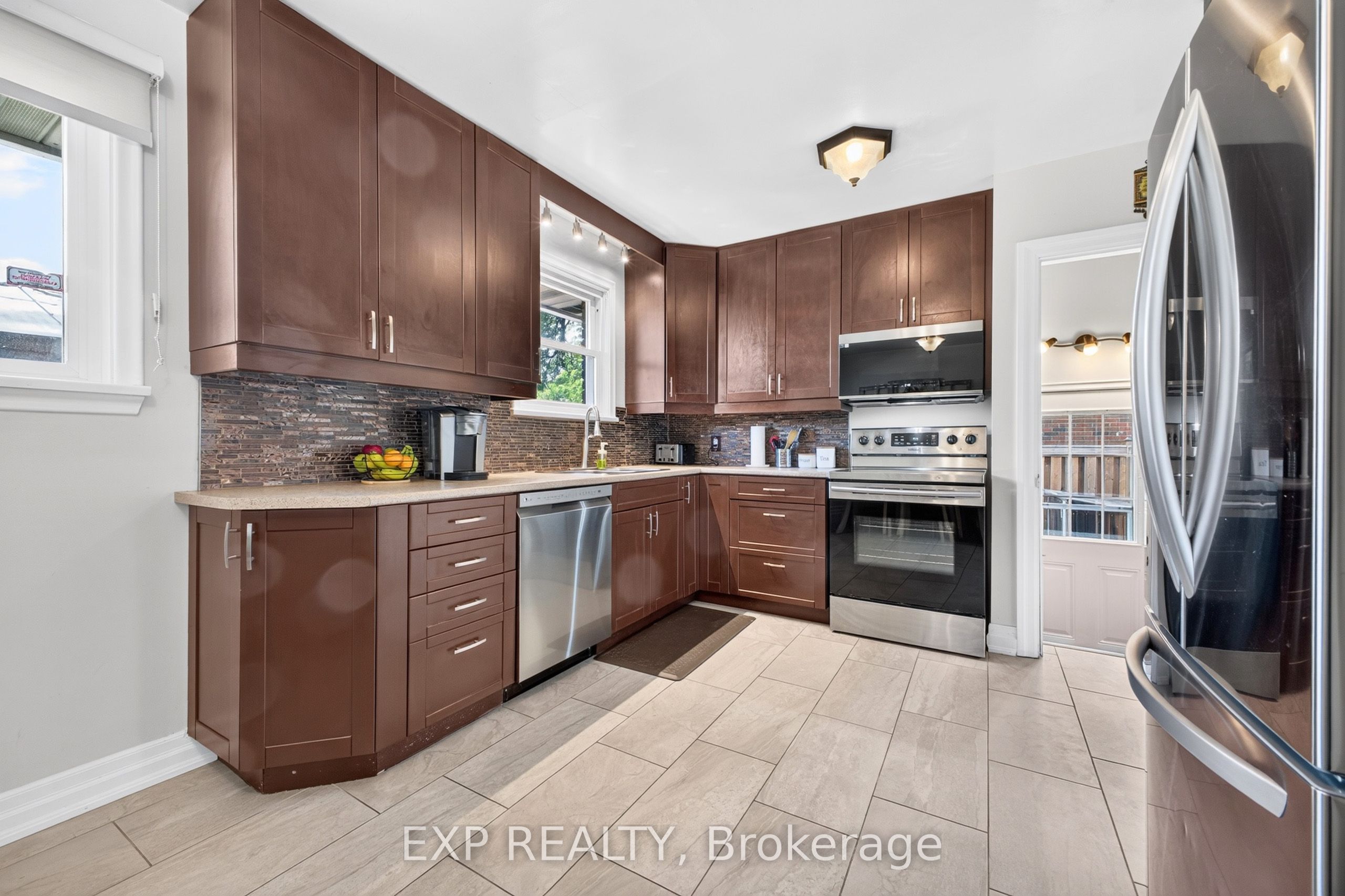 8 Dunraven Avenue Property Photo 17