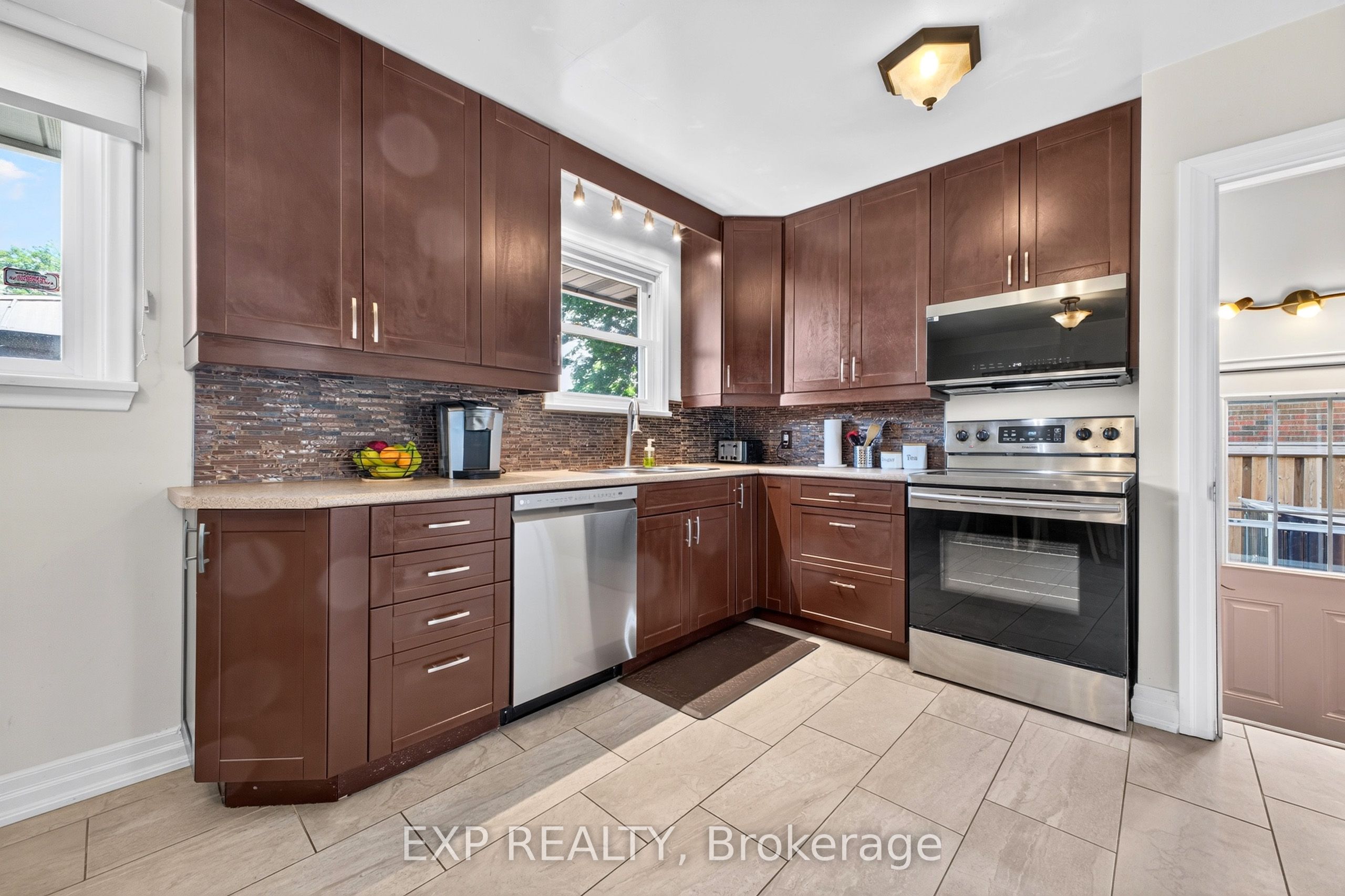 8 Dunraven Avenue Property Photo 19