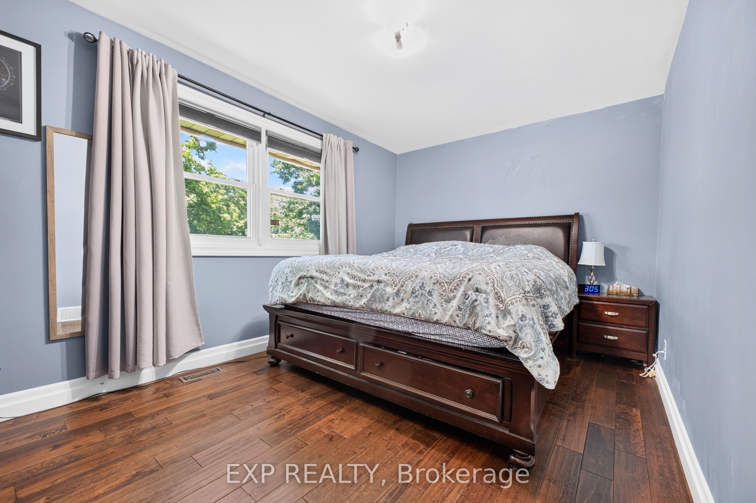 8 Dunraven Avenue Property Photo 22