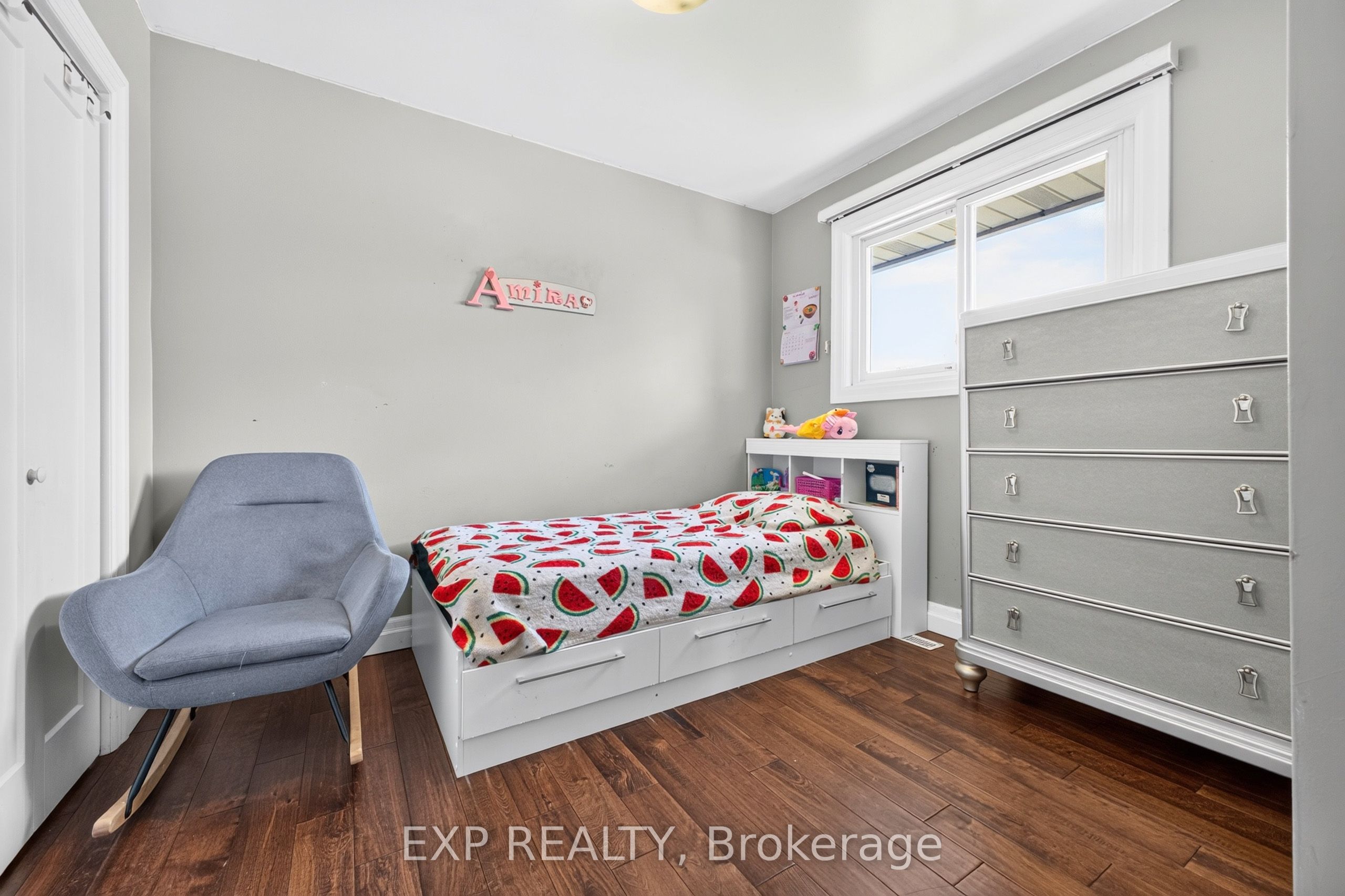 8 Dunraven Avenue Property Photo 23