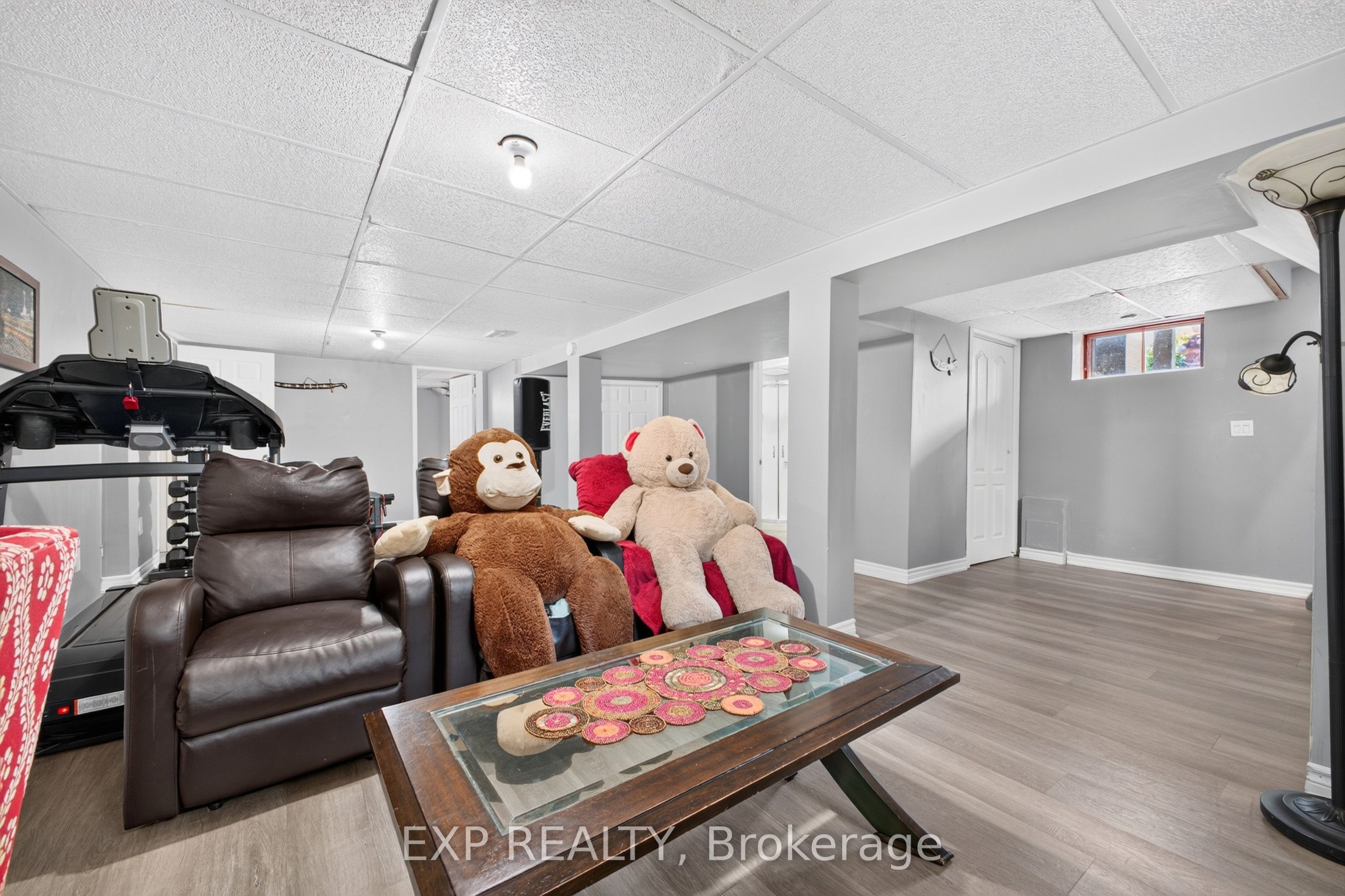 8 Dunraven Avenue Property Photo 28