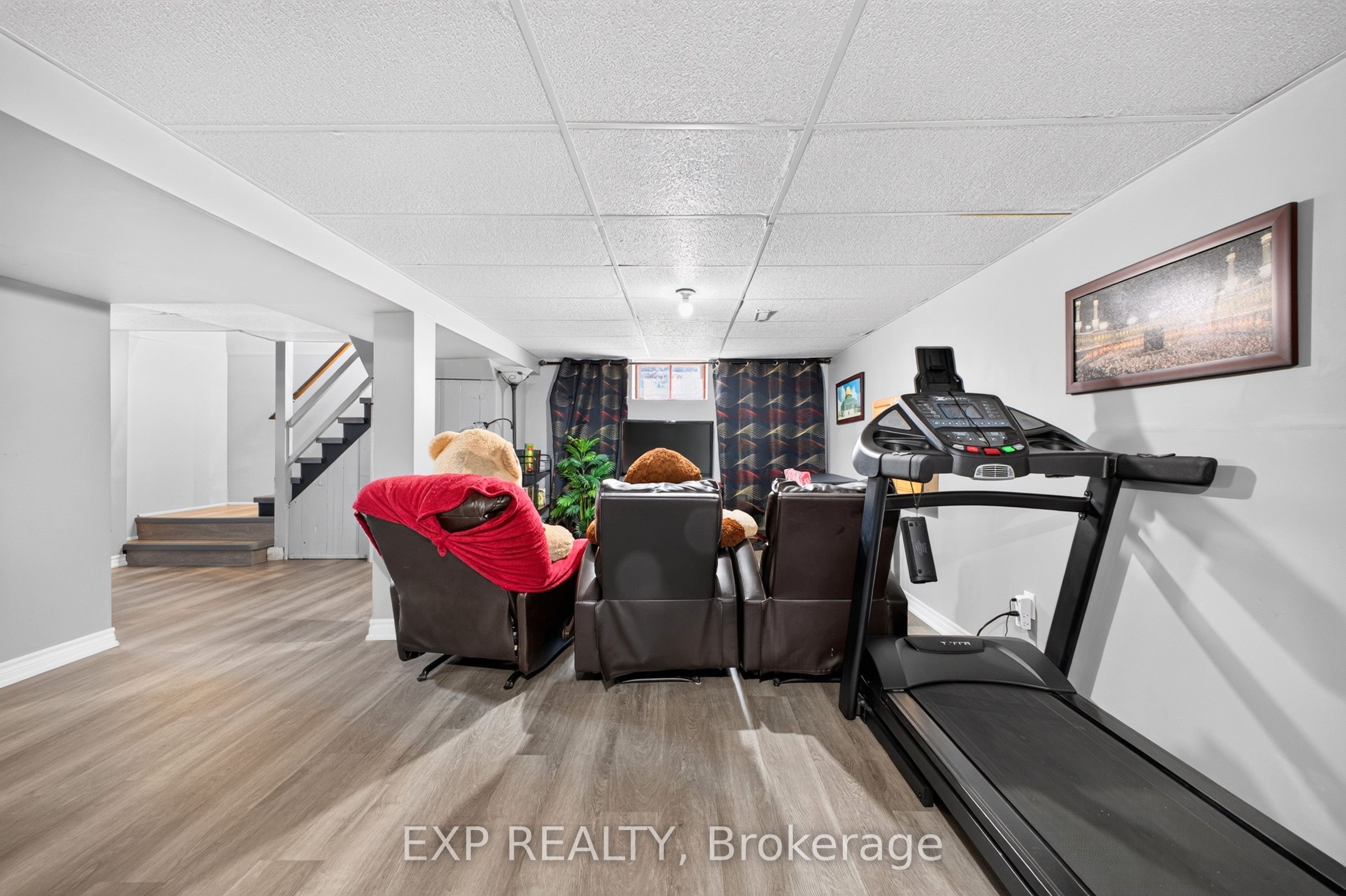 8 Dunraven Avenue Property Photo 29