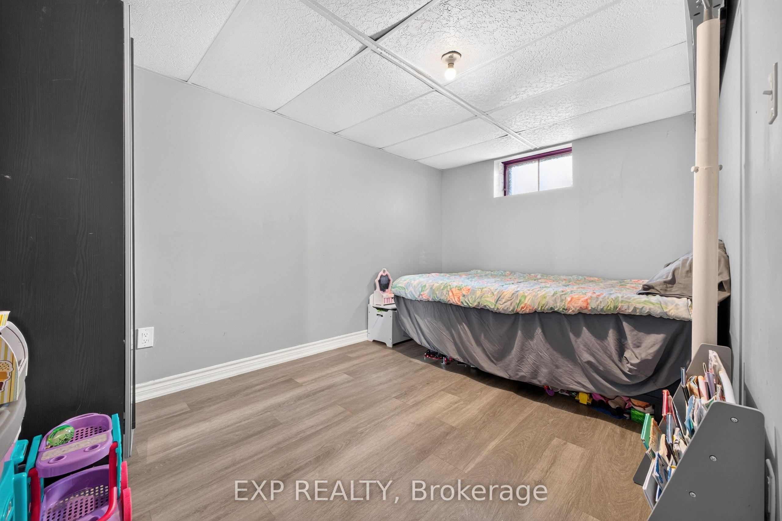 8 Dunraven Avenue Property Photo 33