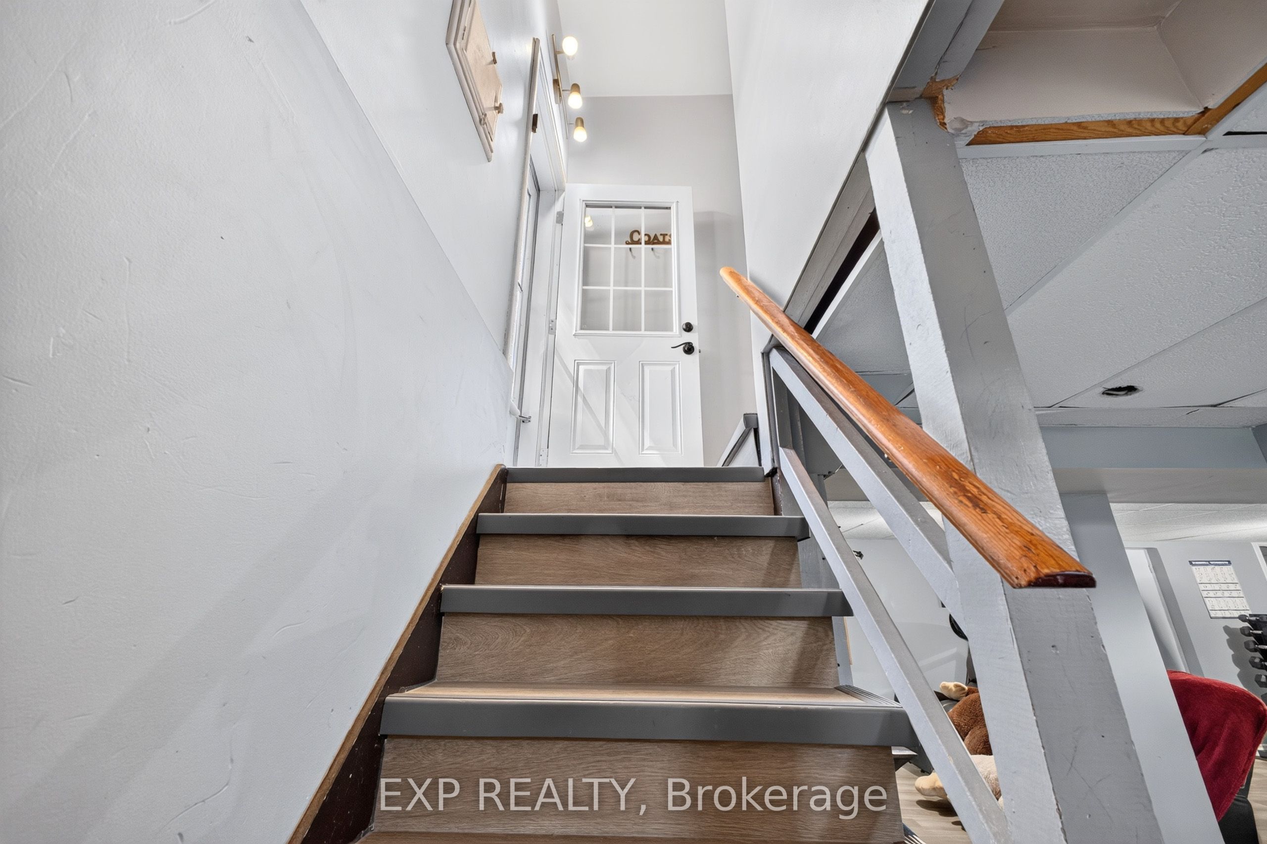 8 Dunraven Avenue Property Photo 36