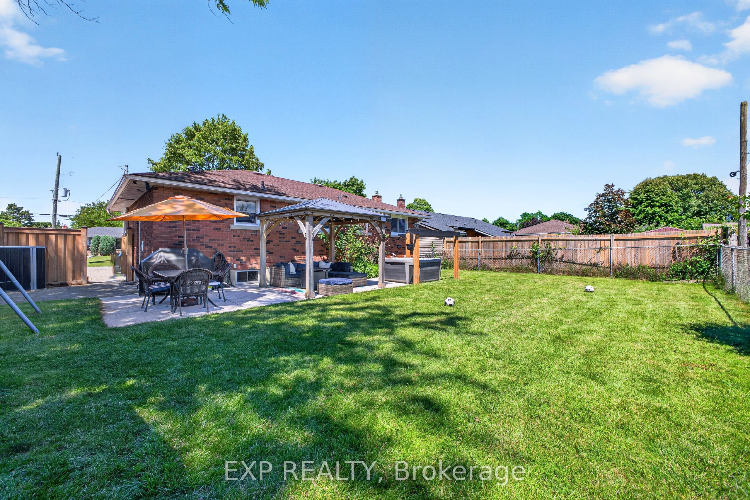 8 Dunraven Avenue Property Photo 39