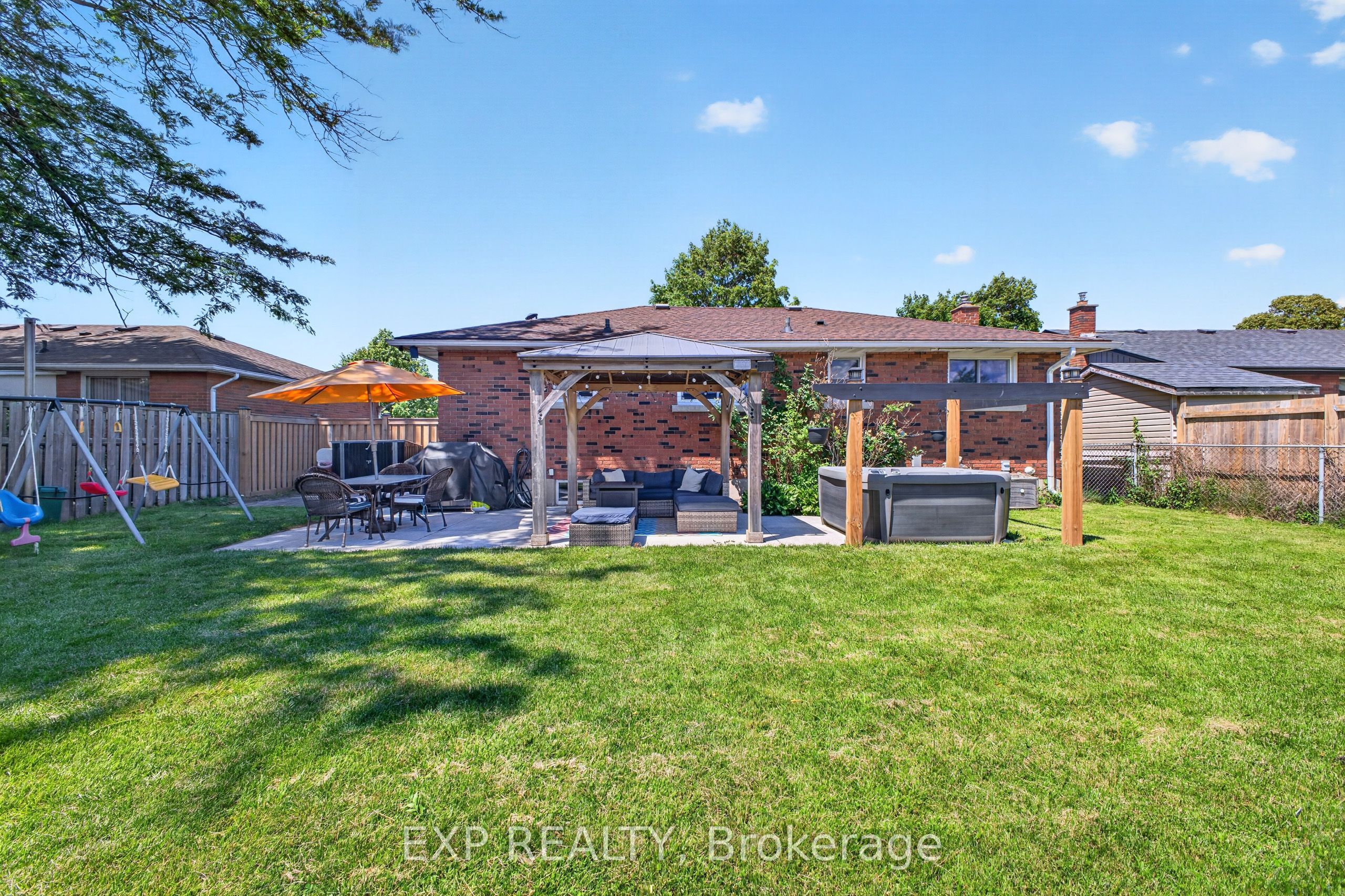 8 Dunraven Avenue Property Photo 40