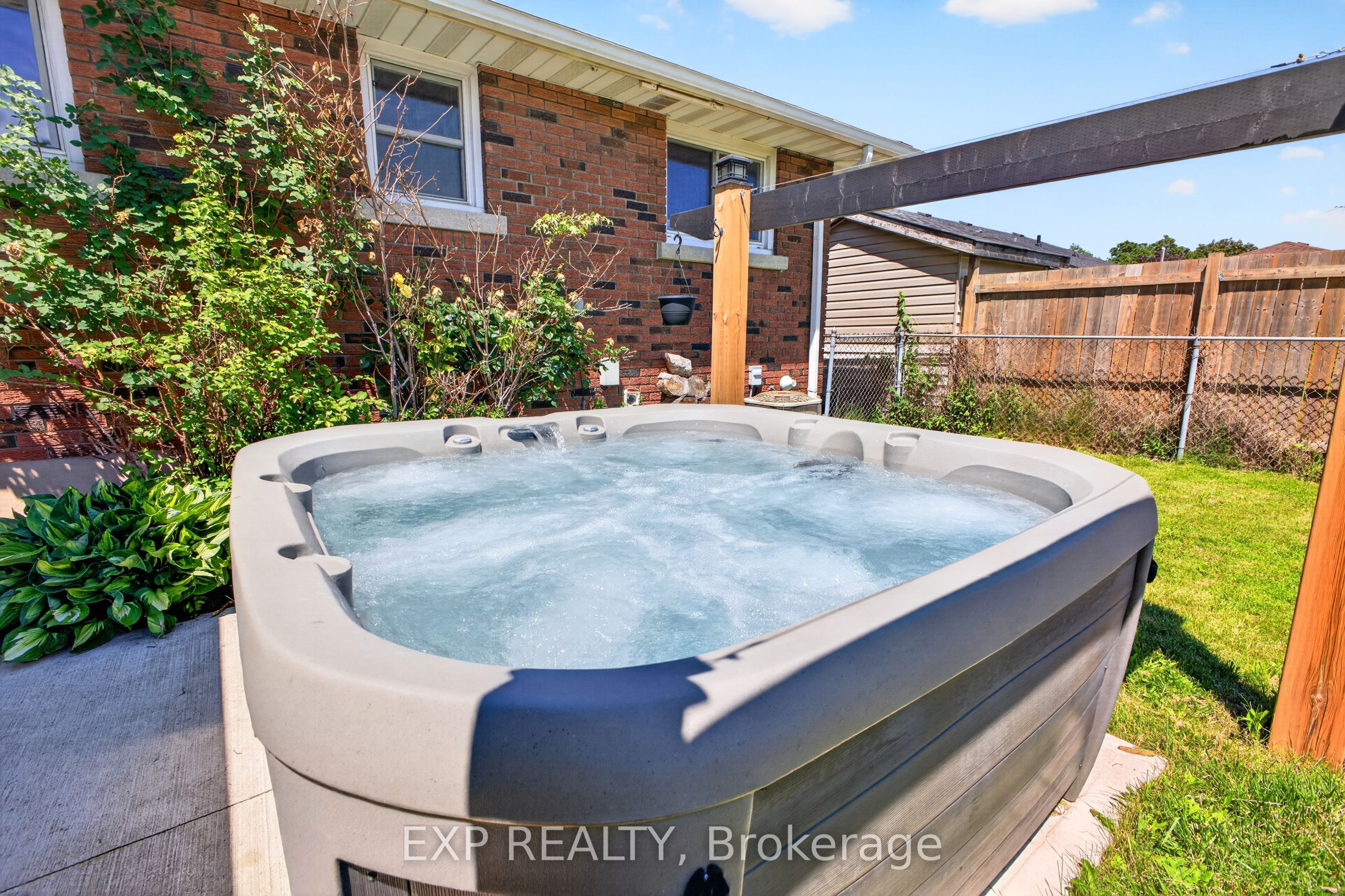8 Dunraven Avenue Property Photo 46