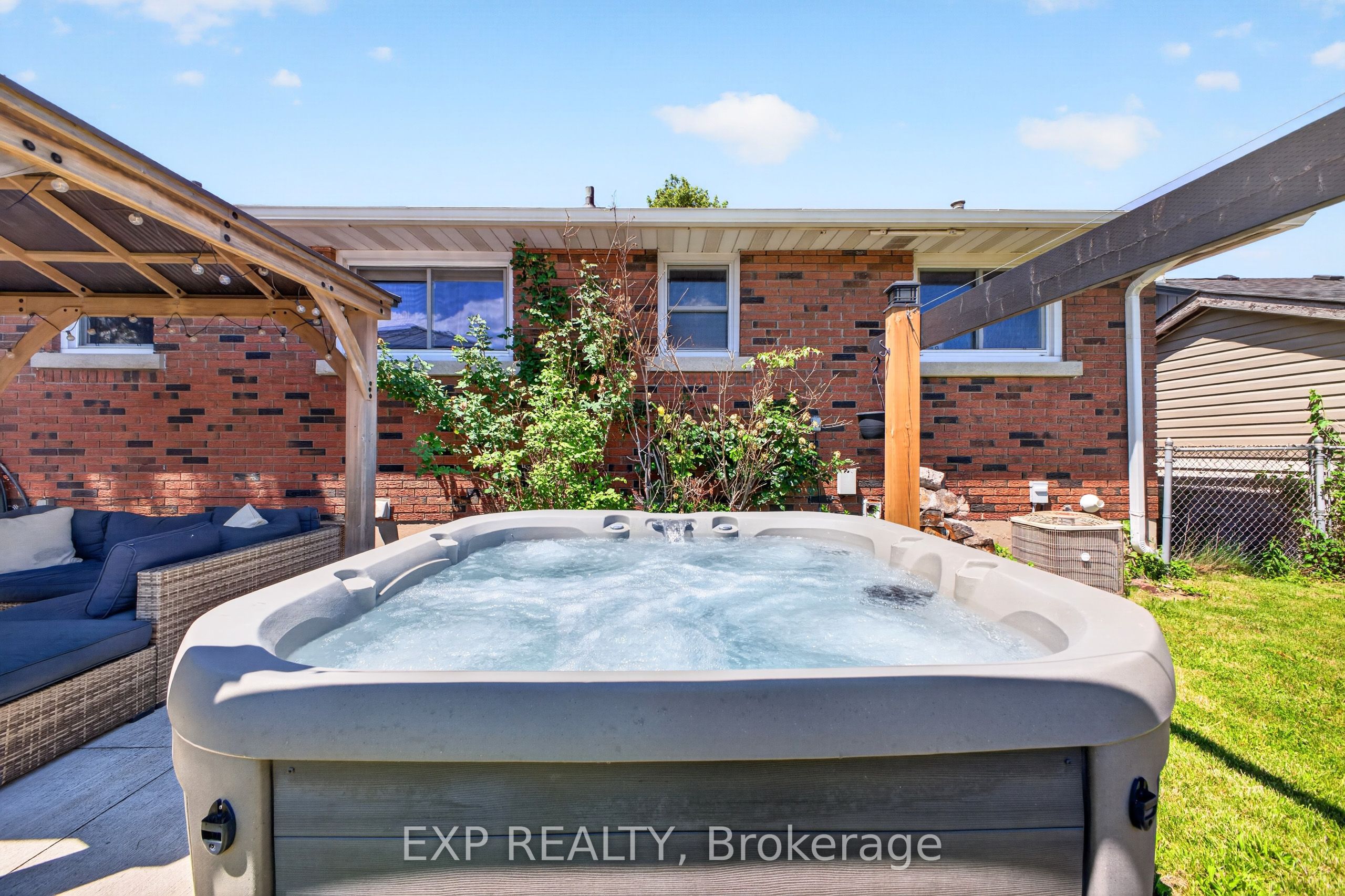8 Dunraven Avenue Property Photo 47
