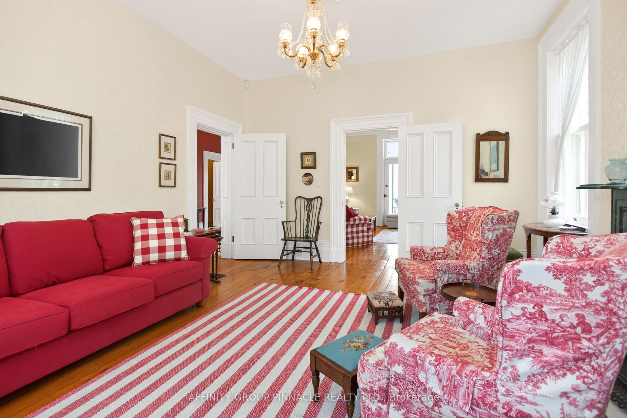 145 King Street Property Photo 13