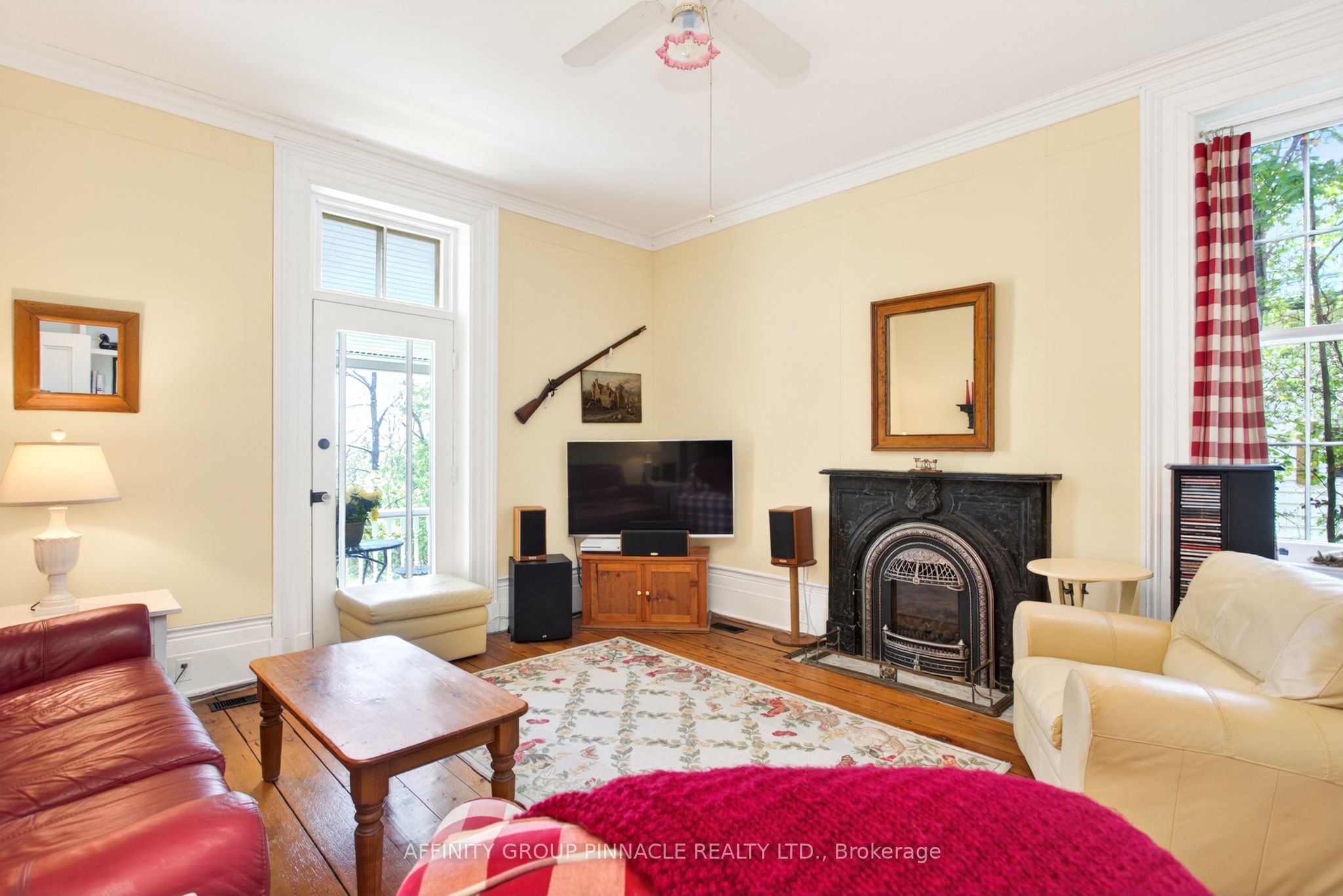 145 King Street Property Photo 16