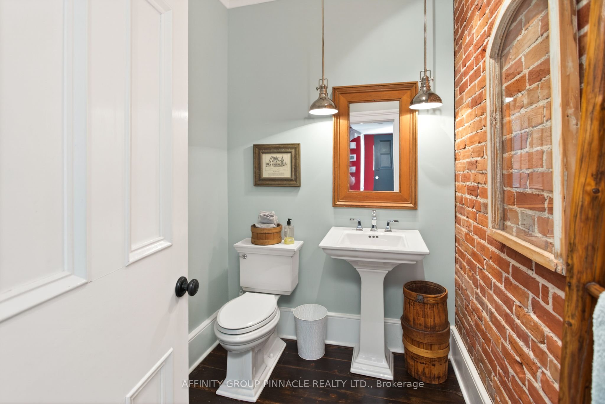 145 King Street Property Photo 18