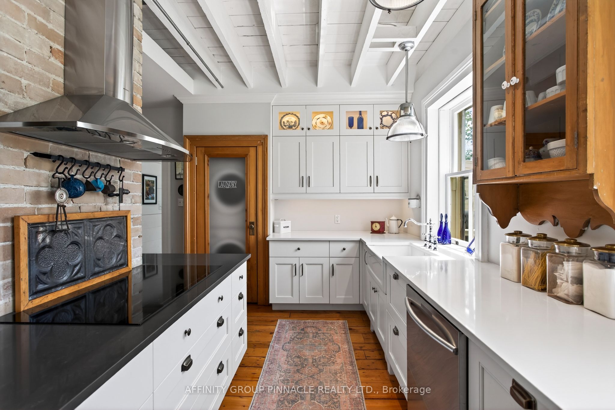 145 King Street Property Photo 19