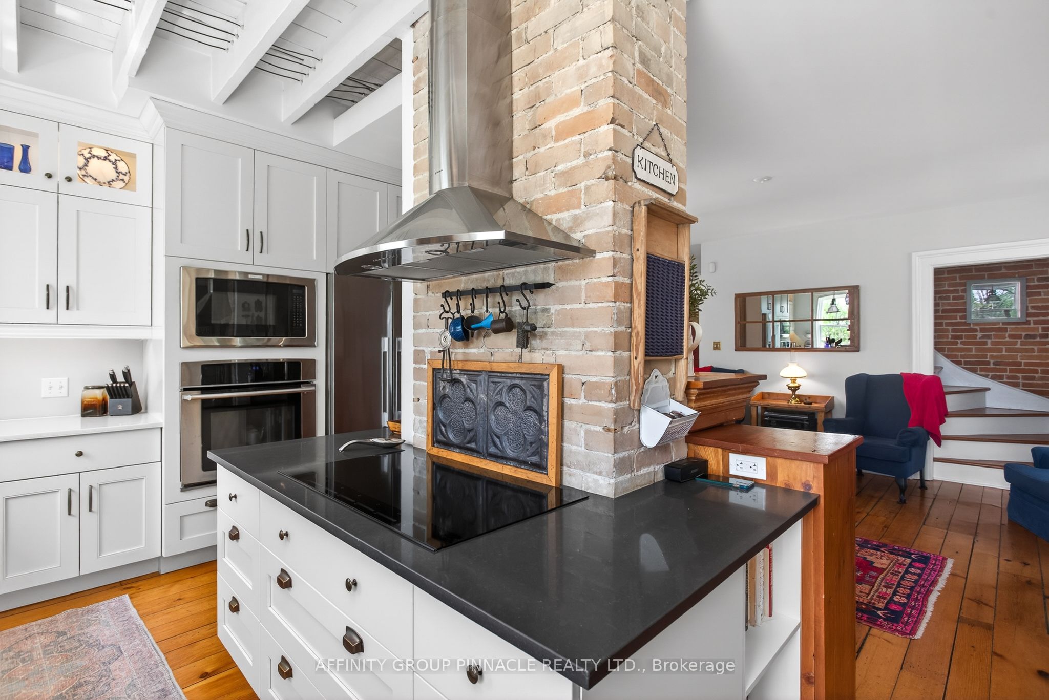 145 King Street Property Photo 21
