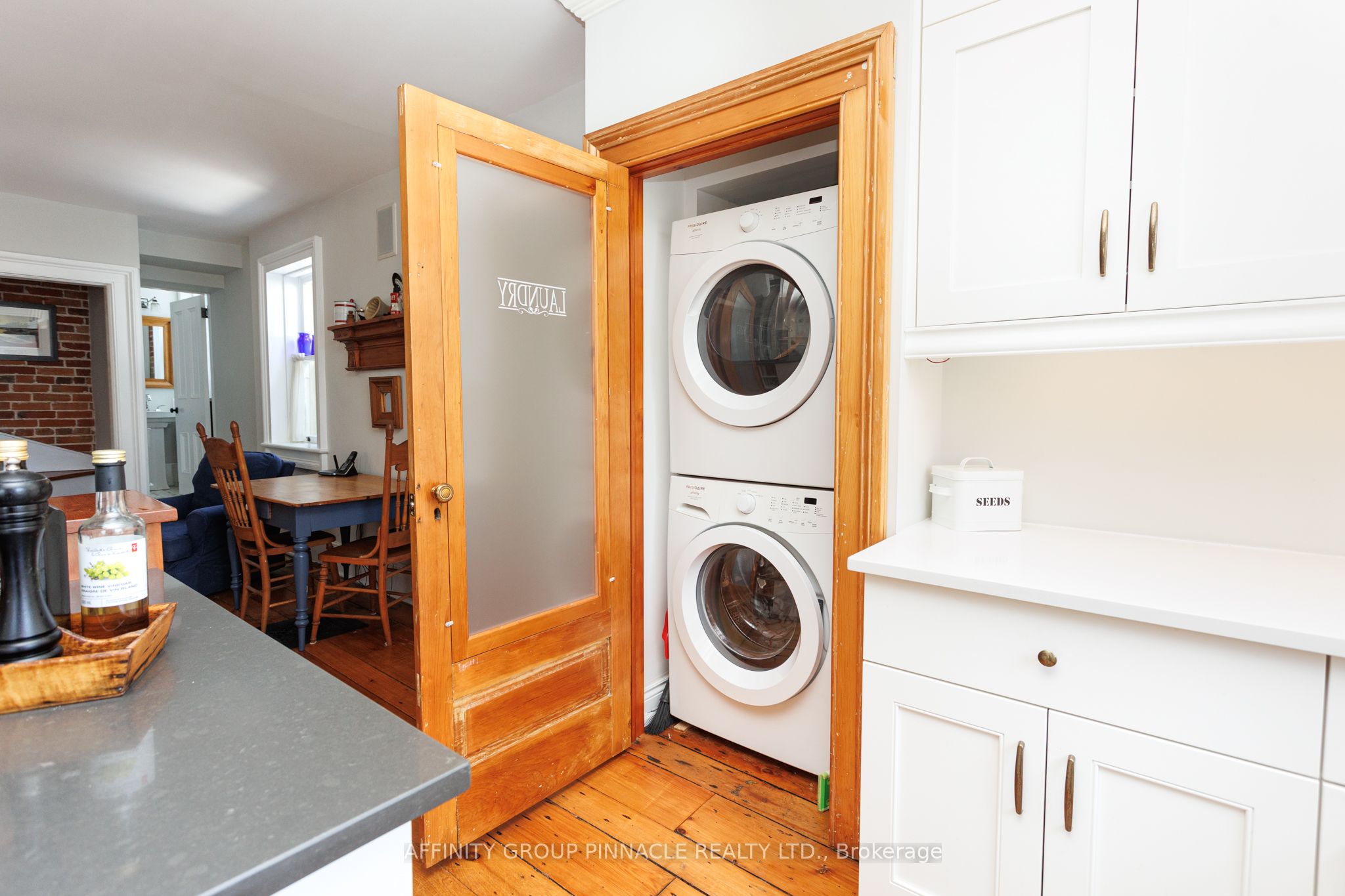 145 King Street Property Photo 22