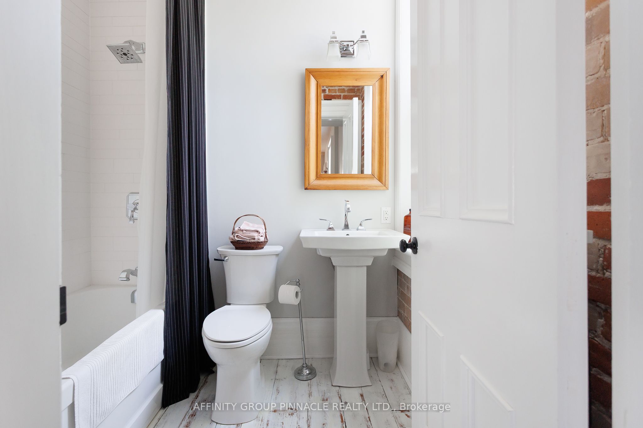 145 King Street Property Photo 26