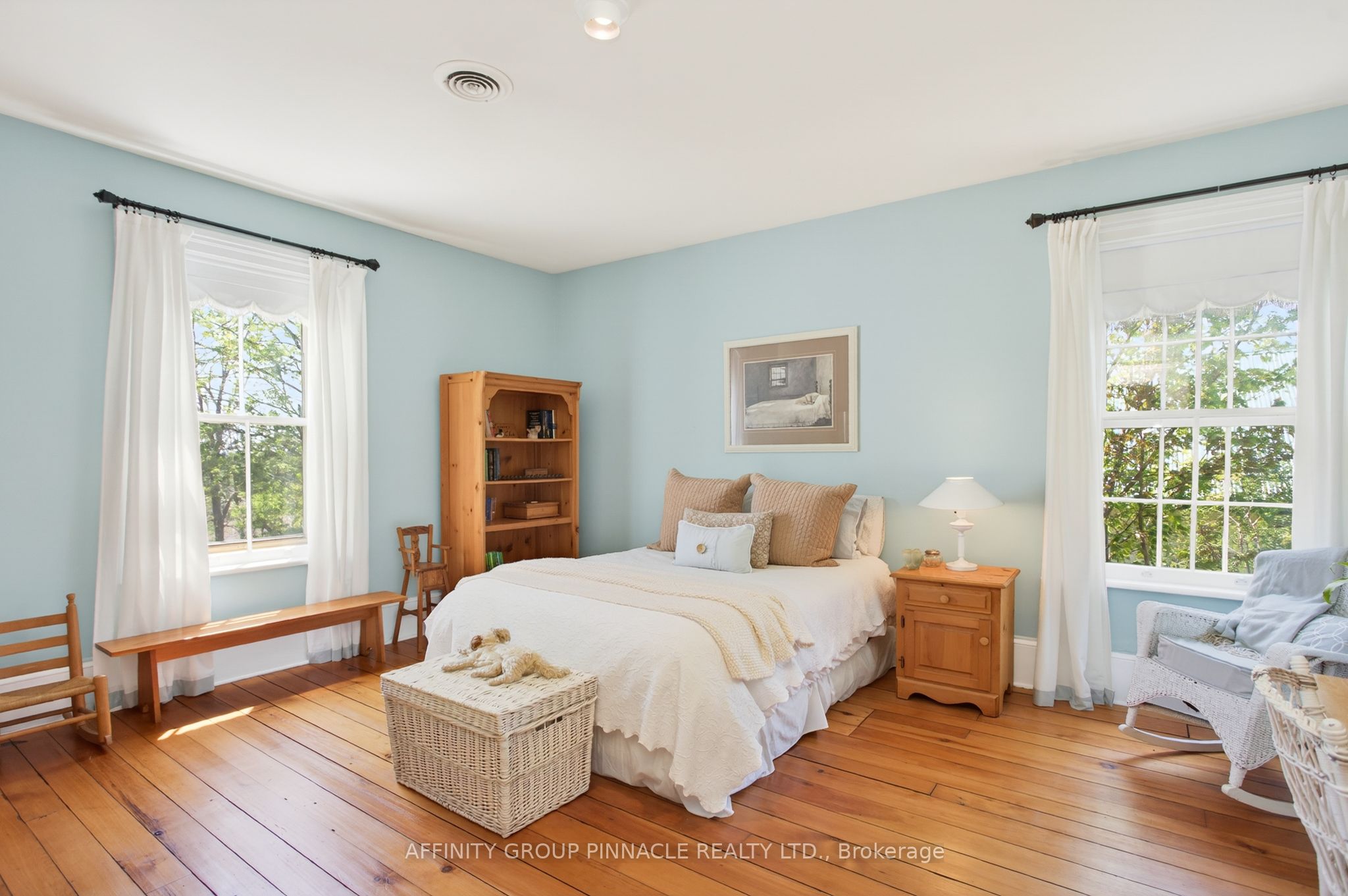 145 King Street Property Photo 35