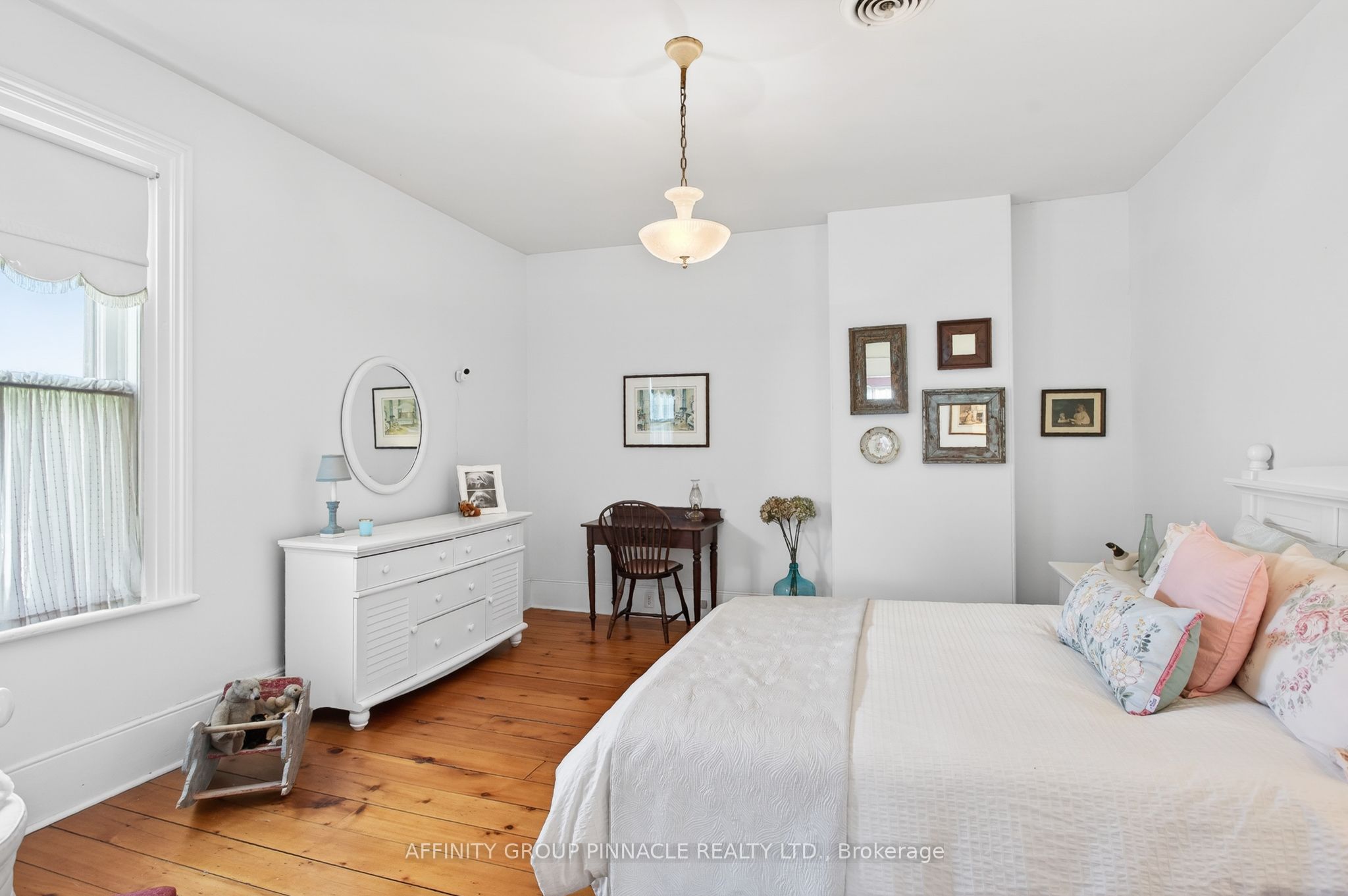 145 King Street Property Photo 37