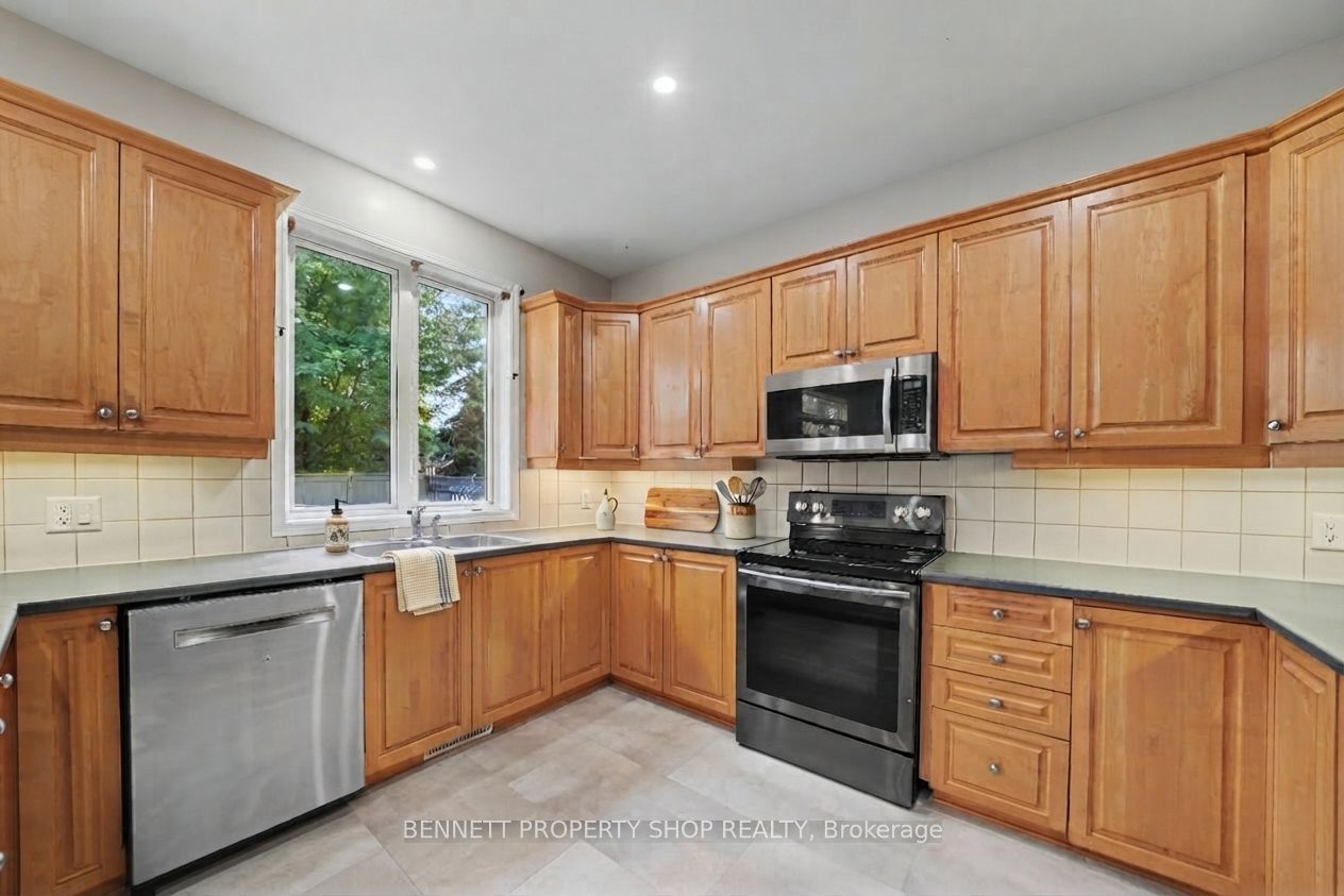 203 Harbour View Street Property Photo 5