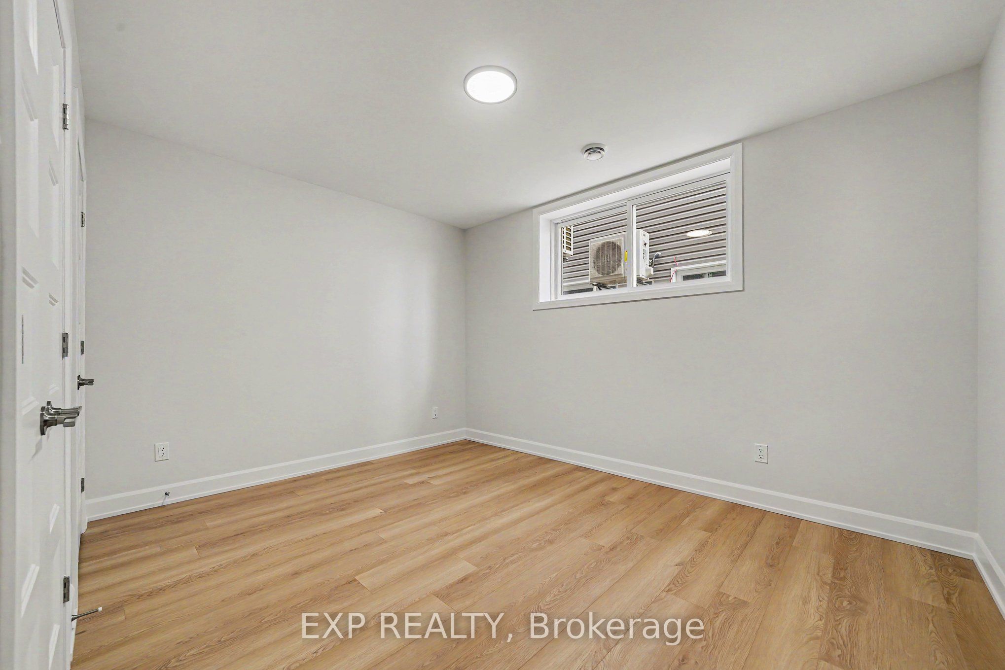 492 Falcon Lane B Property Photo 9