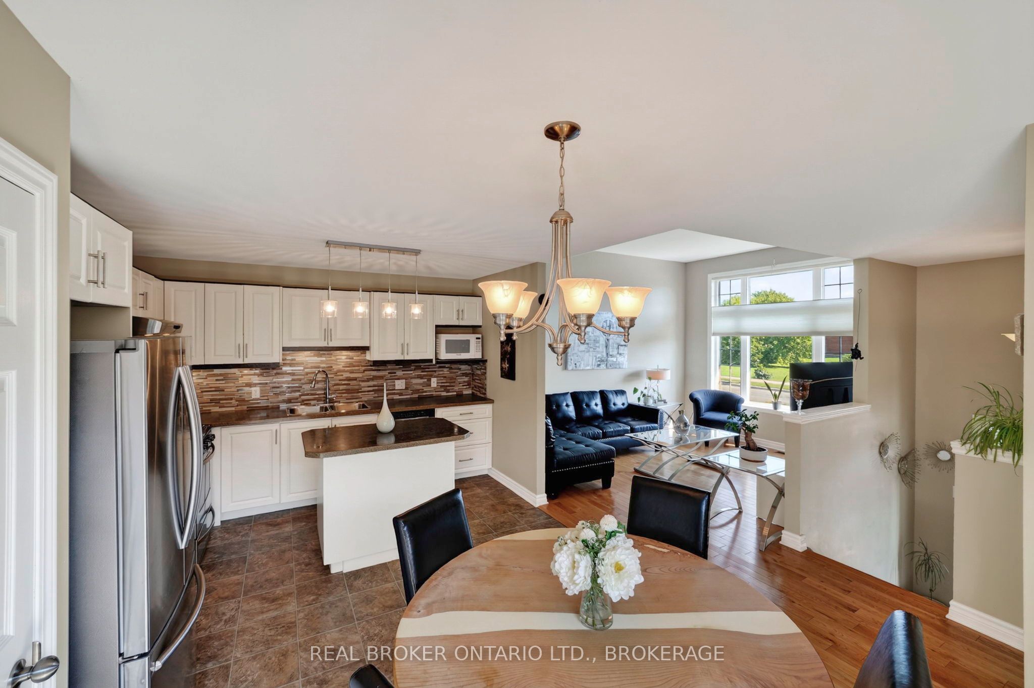 3320 Northdale Drive Property Photo 6