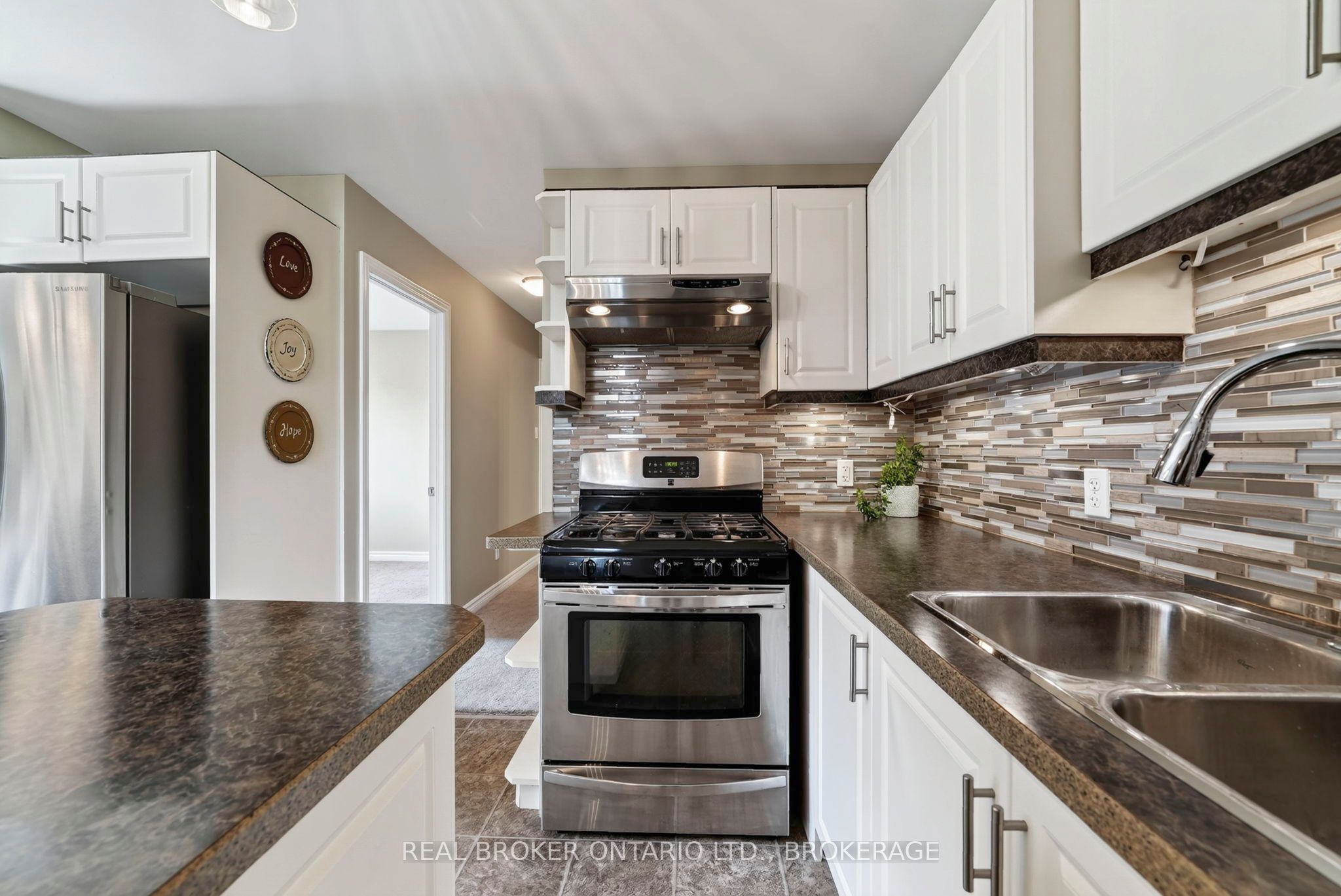 3320 Northdale Drive Property Photo 8