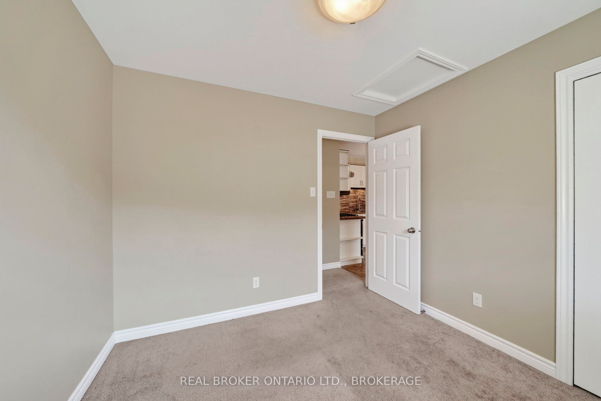 3320 Northdale Drive Property Photo 10