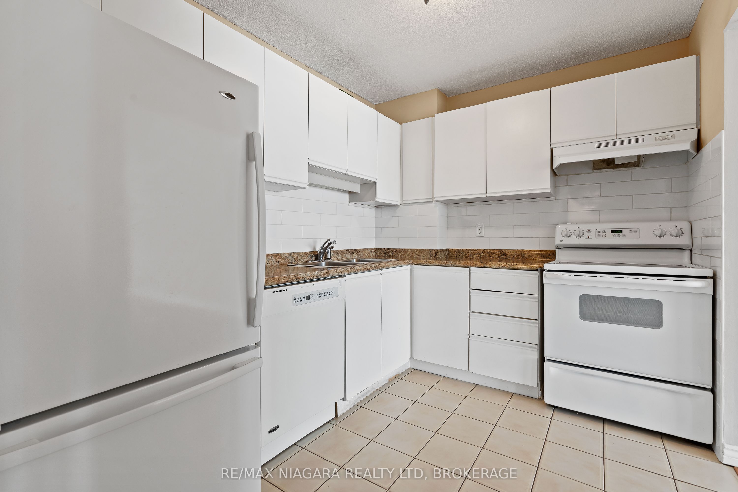 7 Gale Crescent 502 Property Photo 8