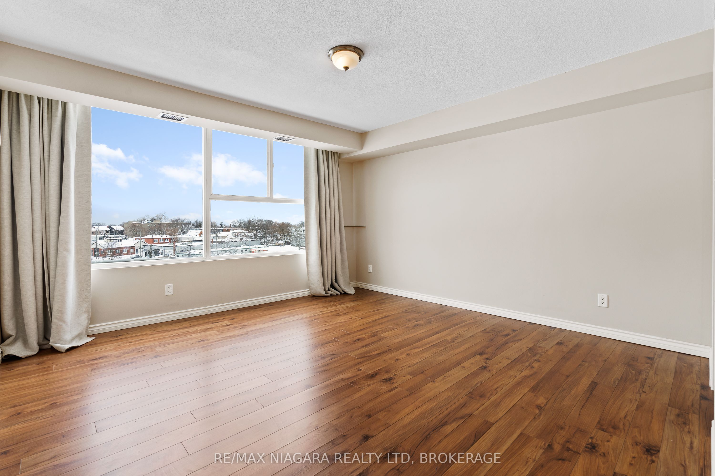 7 Gale Crescent 502 Property Photo 10