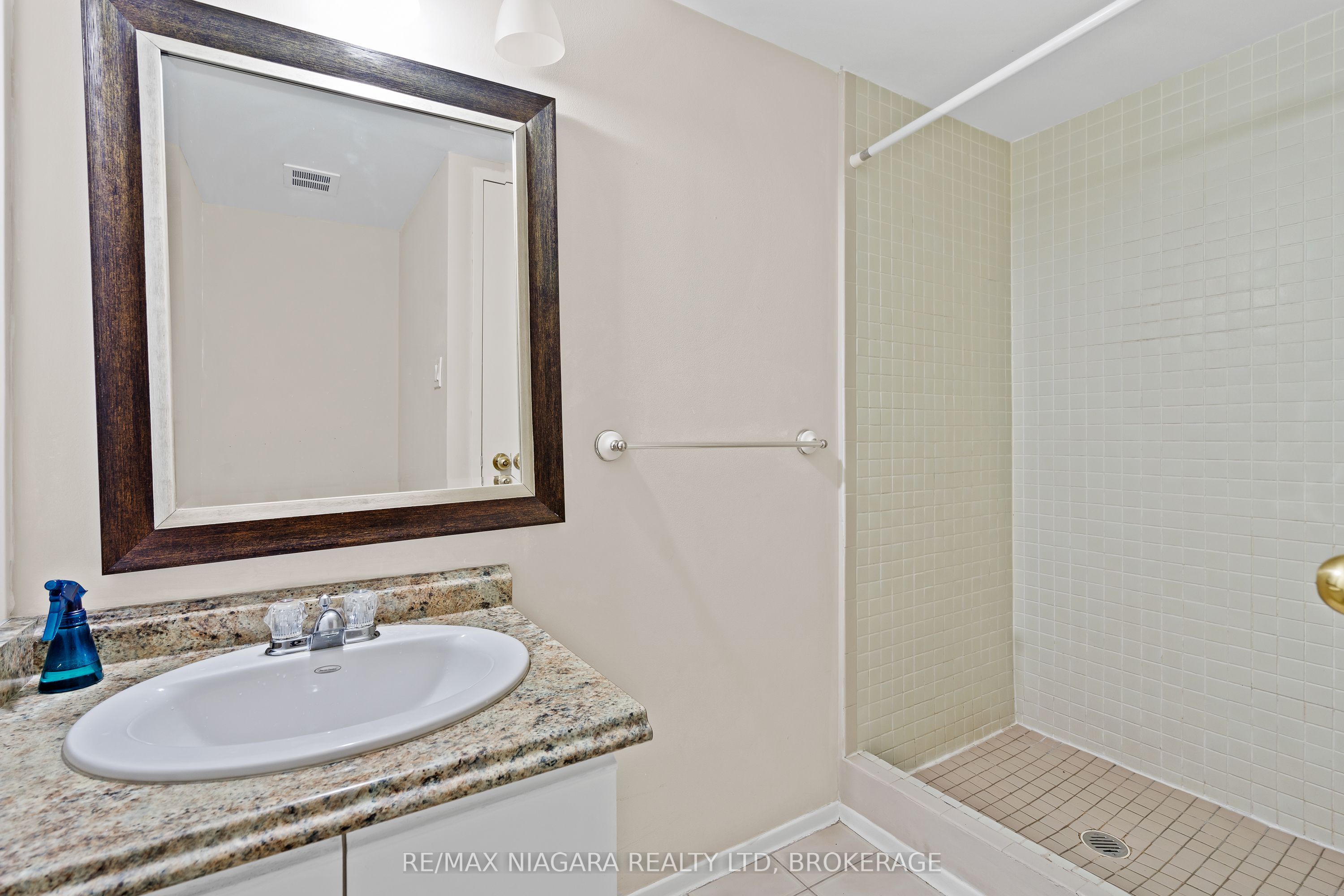 7 Gale Crescent 502 Property Photo 17