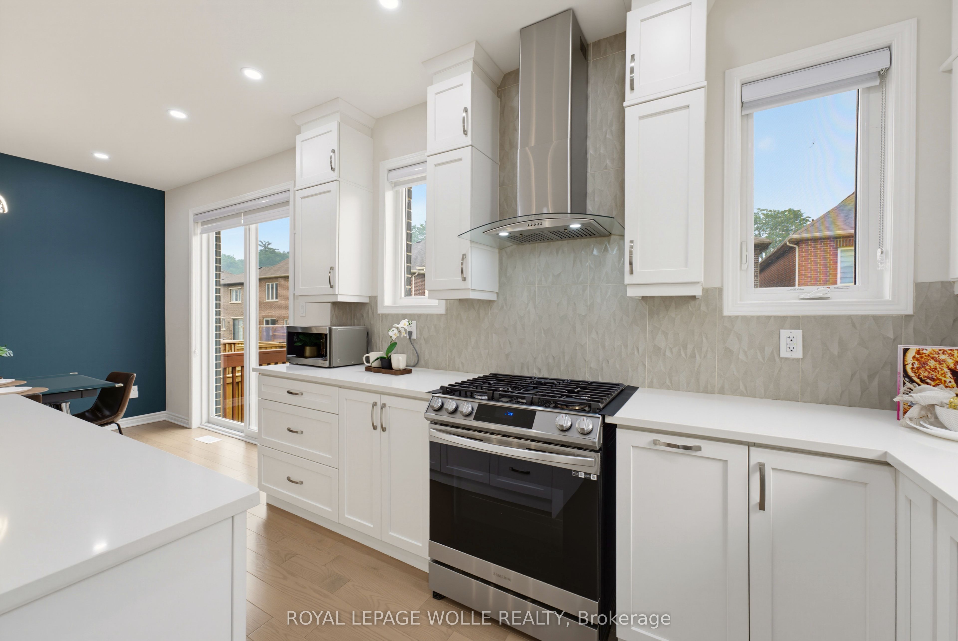 6 Milt Schmidt Street Property Photo 10
