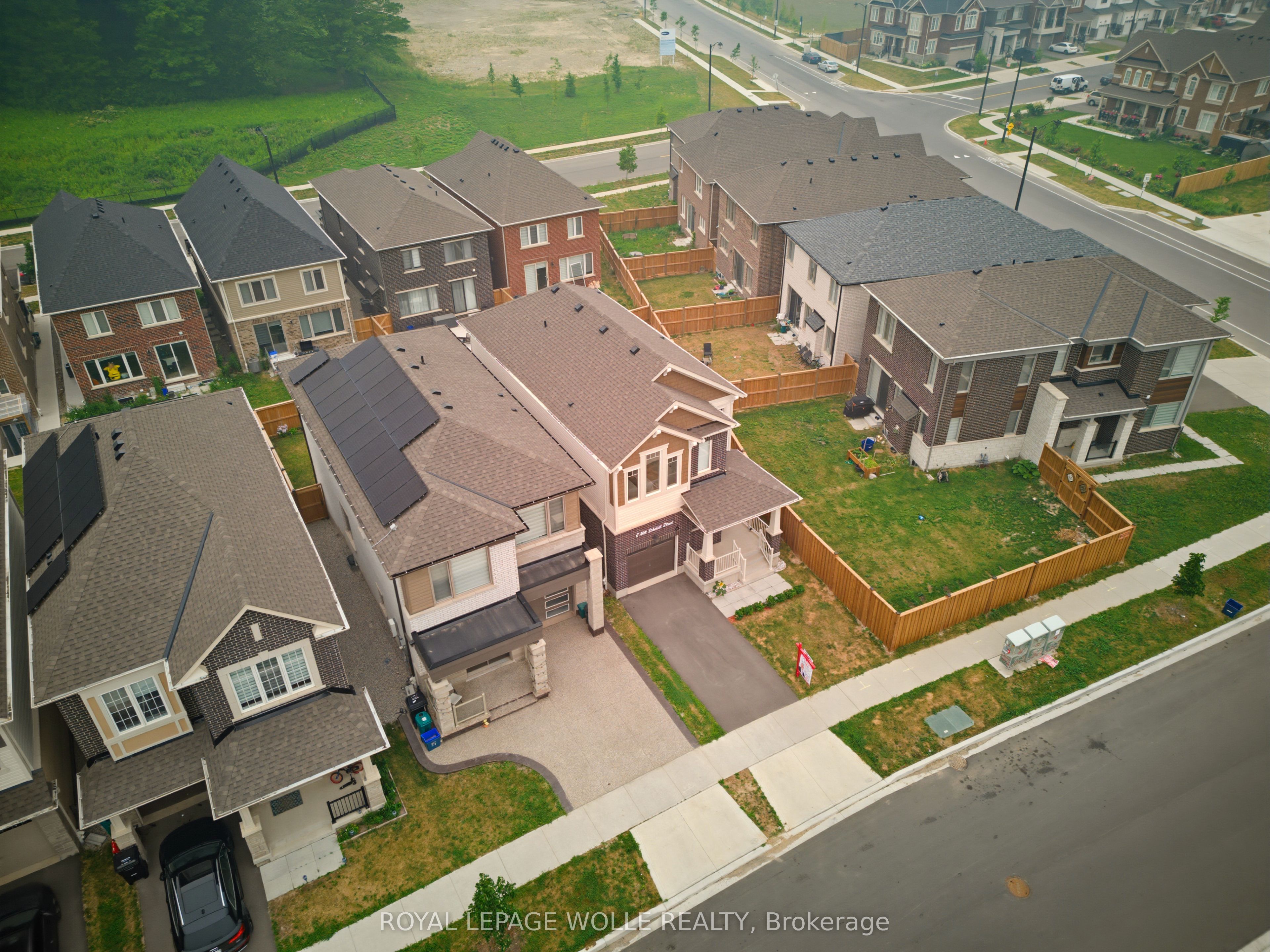 6 Milt Schmidt Street Property Photo 29